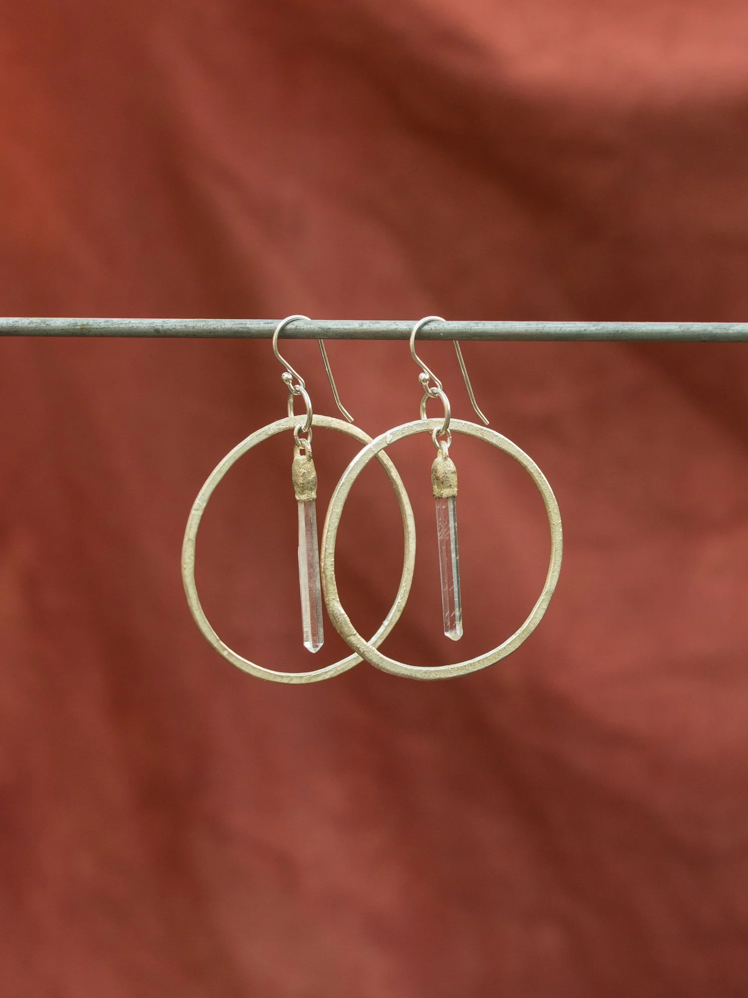 QUARTZ ORBIT MINI HOOPS
