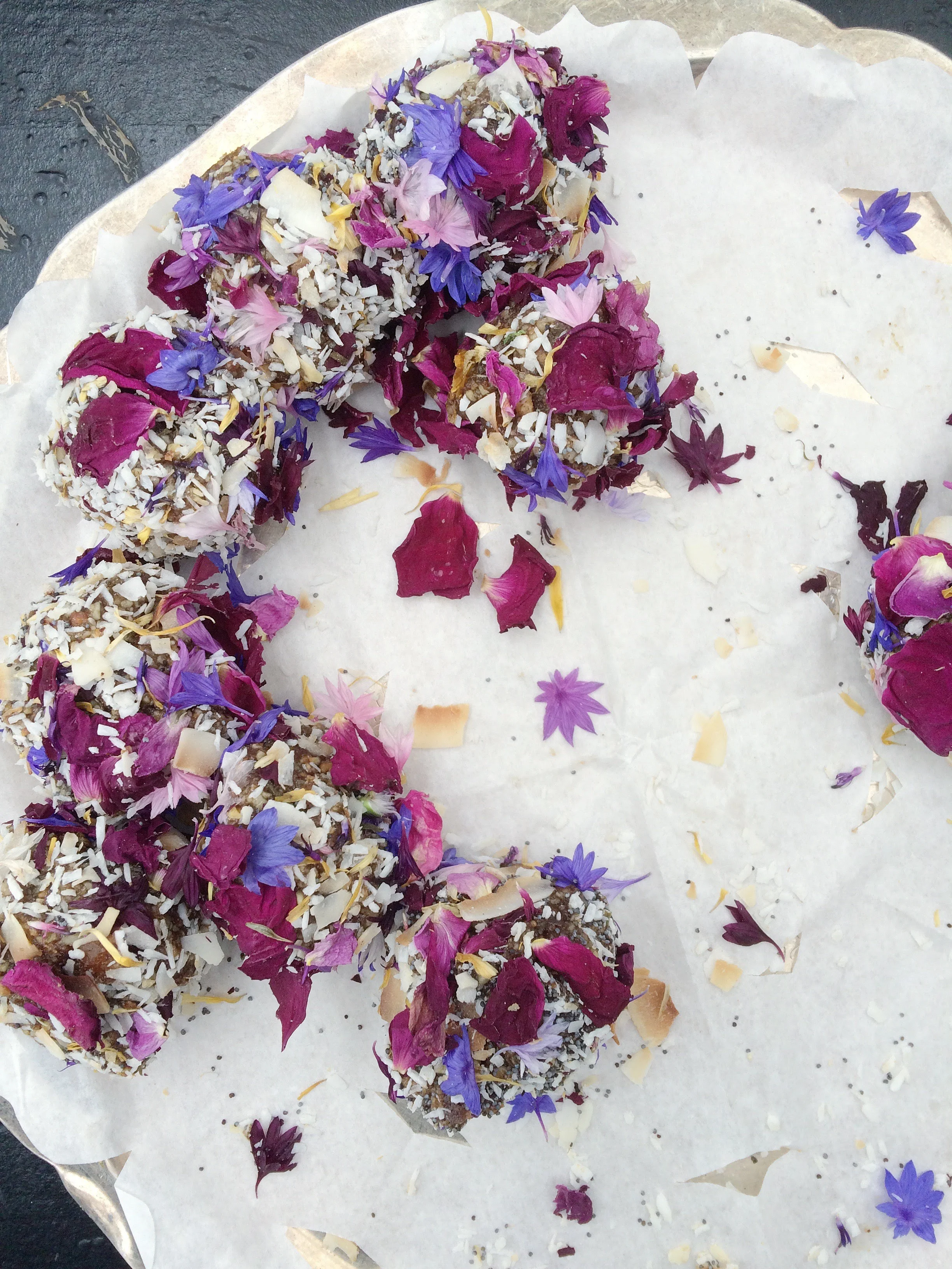 Floral Friday: Petal-covered Sweets