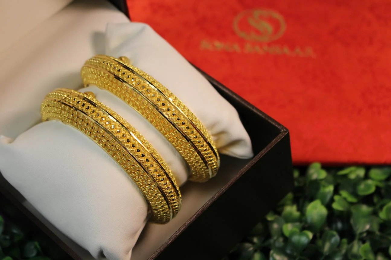 Yellow Gold Screw Bangle 4.jpg