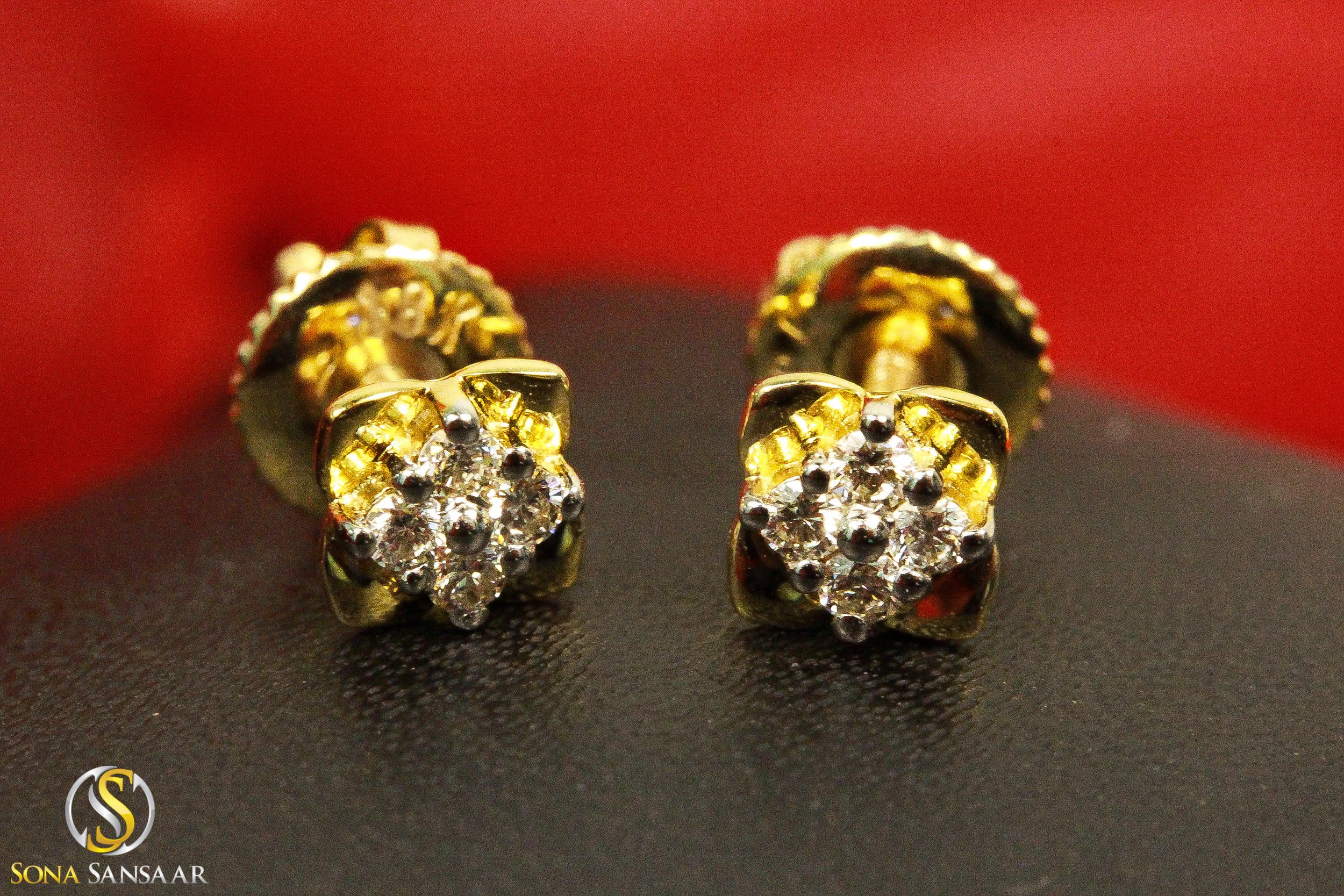 18kt Yellow Gold 0.2ct Floral Diamond Earrings