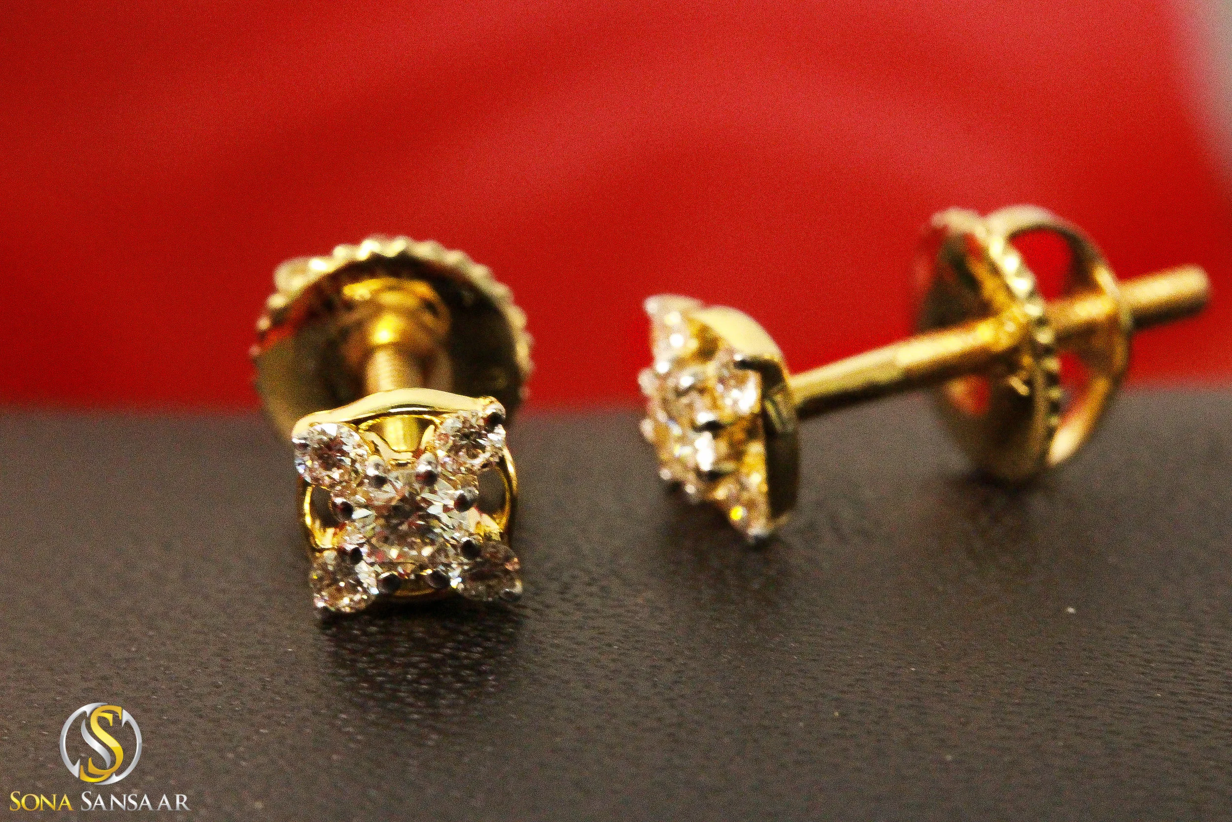 18kt Yellow Gold 0.23ct Floral Diamond Earrings