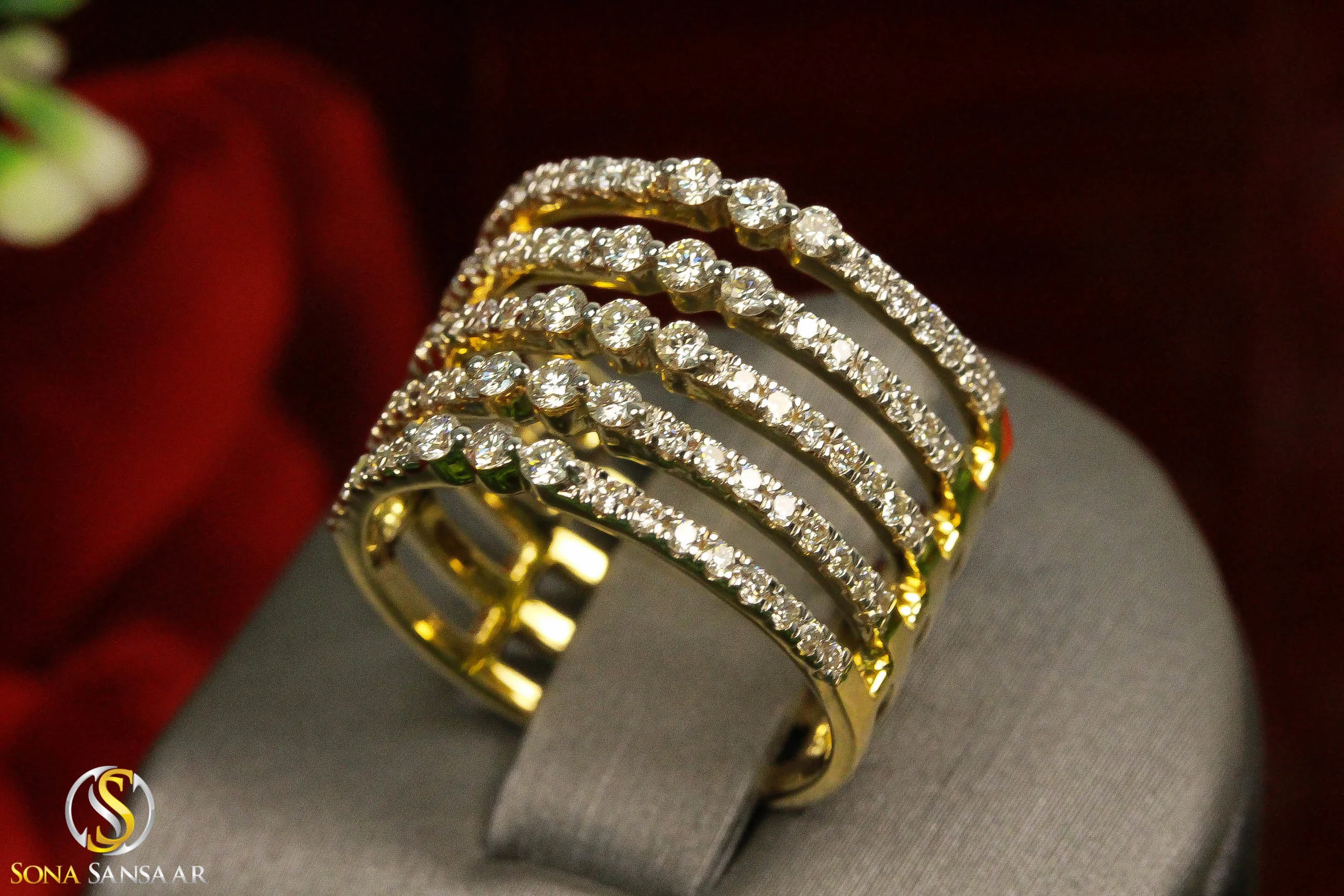 18kt Luxurious Five-Row Diamond Ring