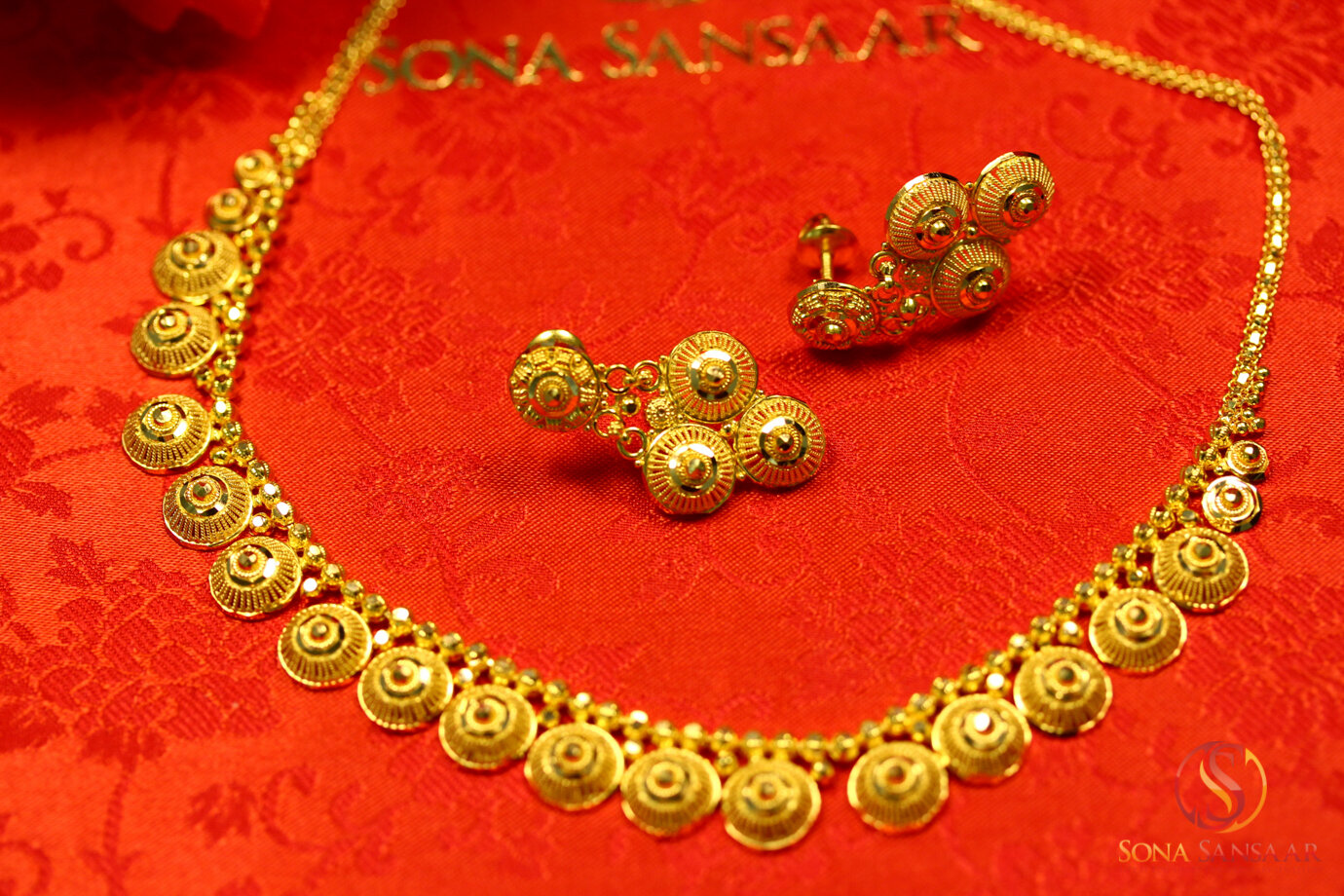 Calcatti Necklace Set with Round/Circular Designs