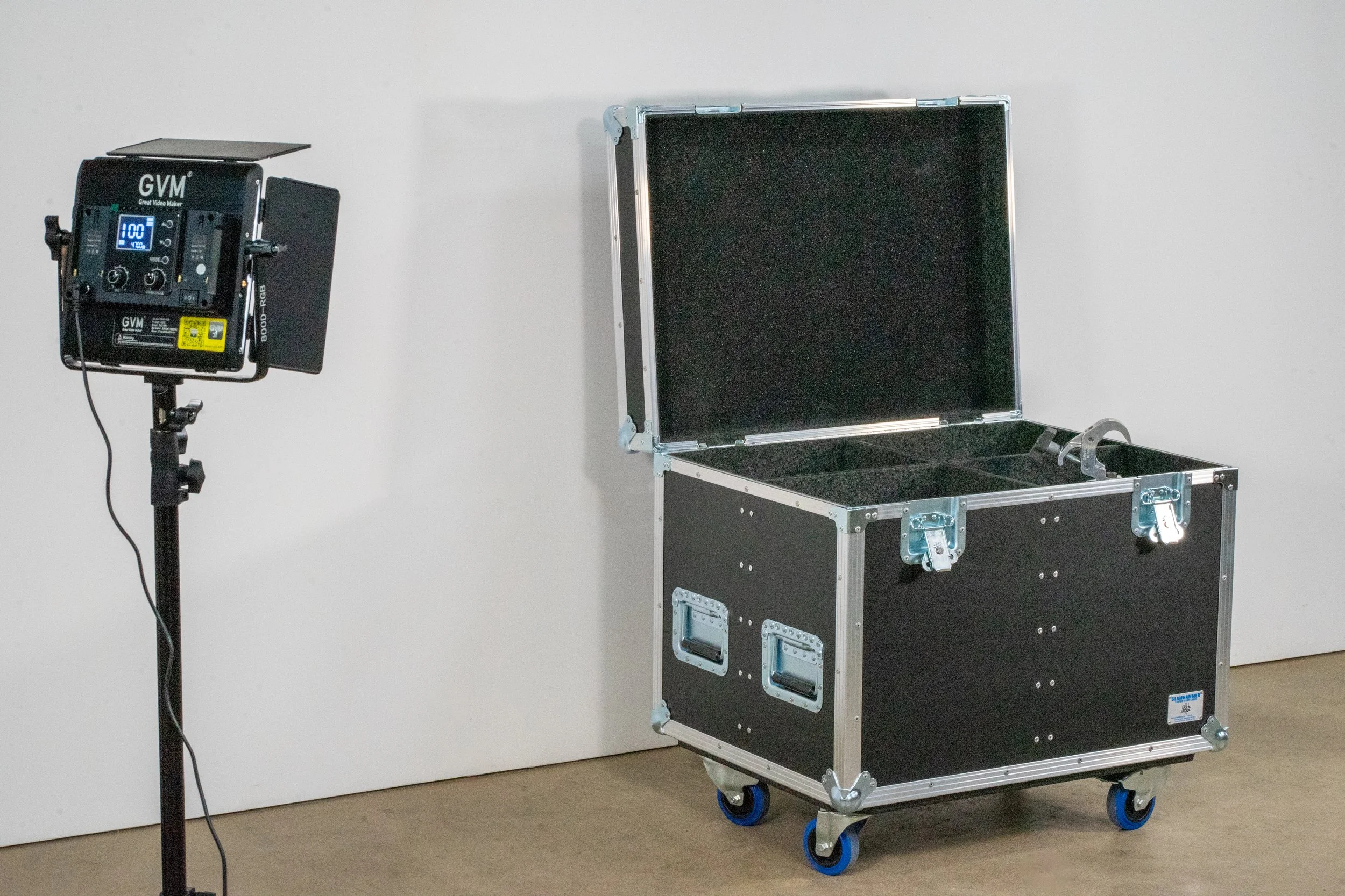 chauvet-outcast-2x-wash-quad-trunk-4.jpg