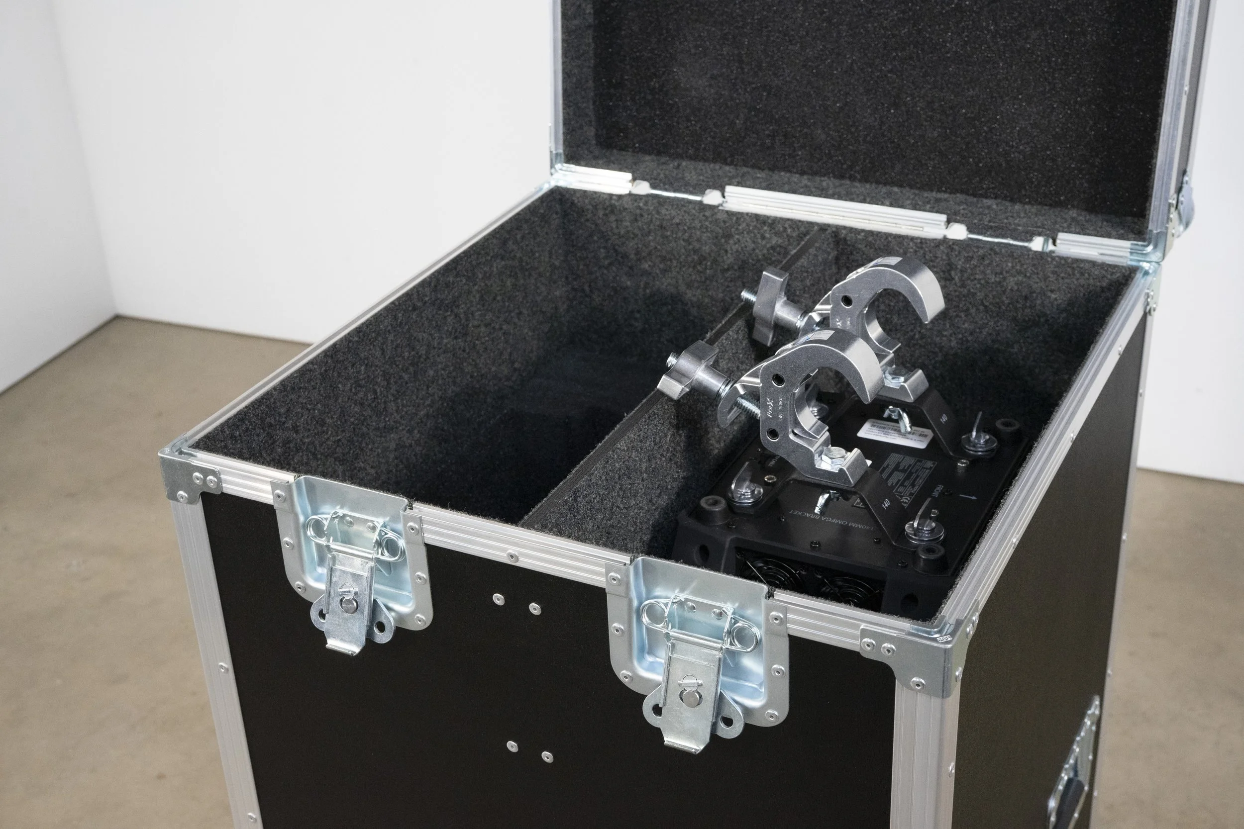 chauvet-maverick-s-profile-dual-trunk-6.jpg