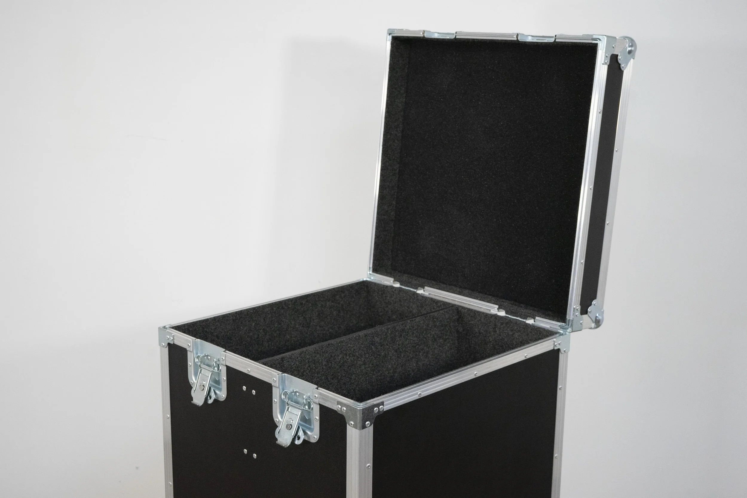 chauvet-maverick-s-profile-dual-trunk-8.jpg