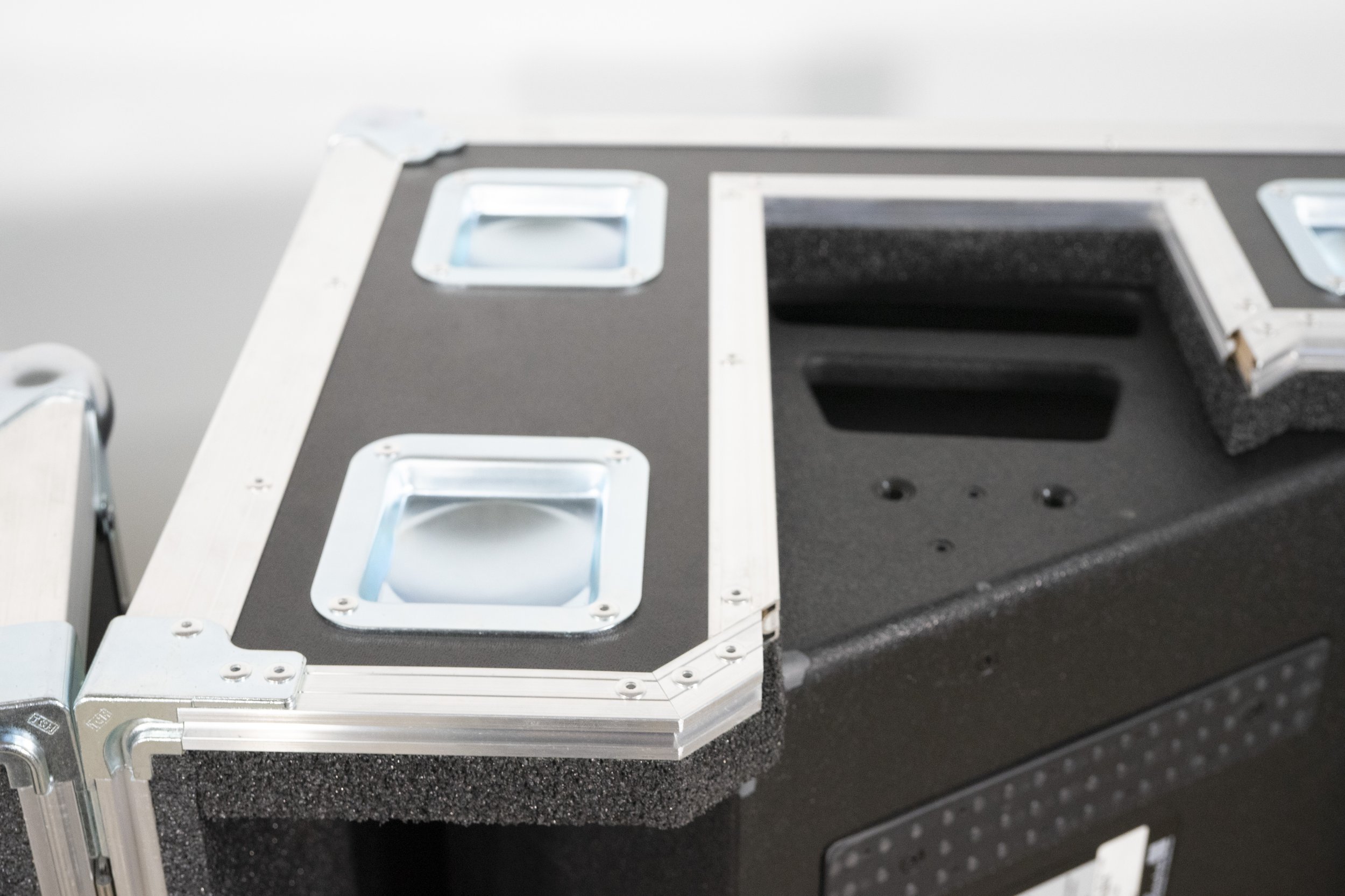 db-m4-clamshell-8.jpg