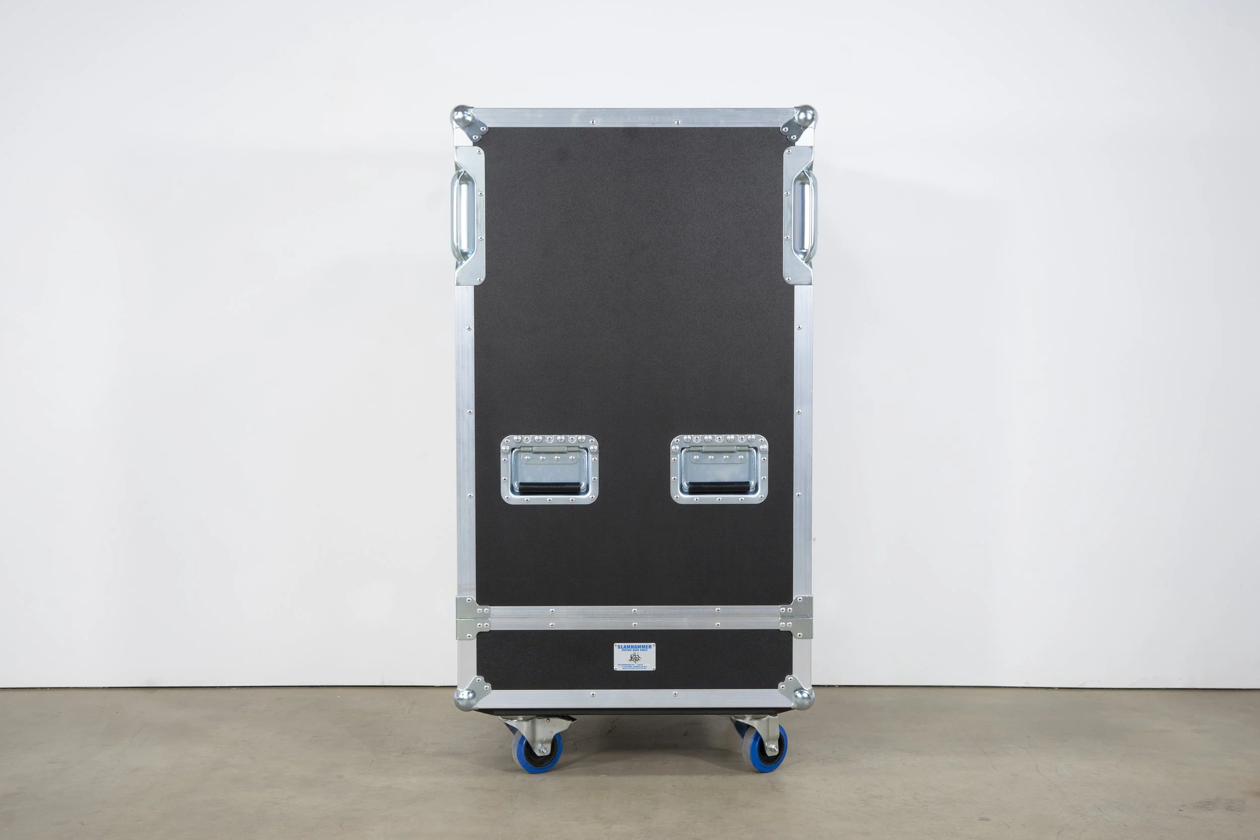 qsc-la108-split-caseover-16.jpg
