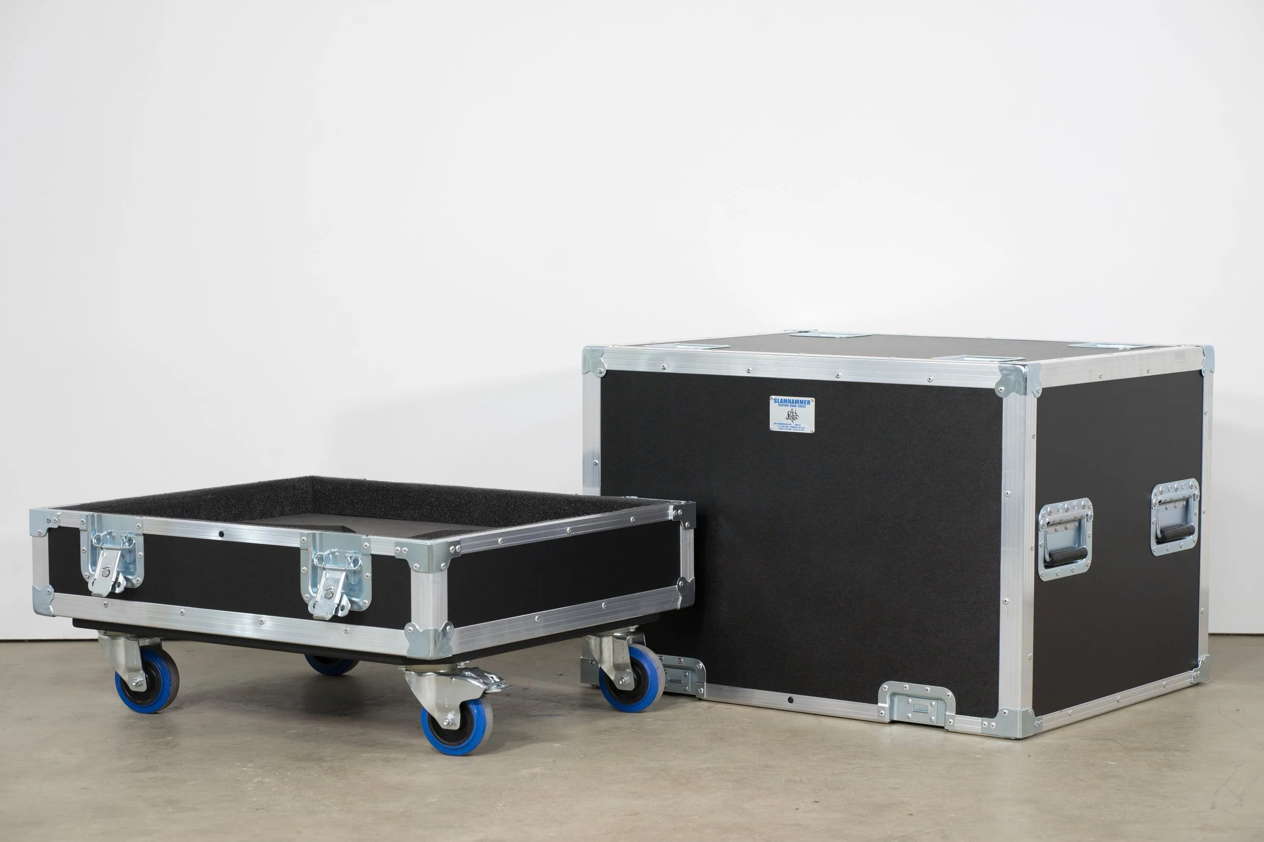 l-acoustics-115xt-hiq-caseover-12.jpg