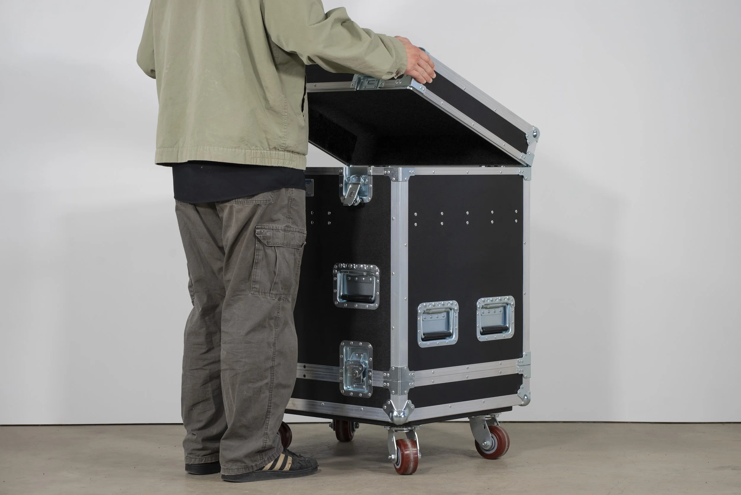 l-acoustics-x12-split-caseover-4.jpg