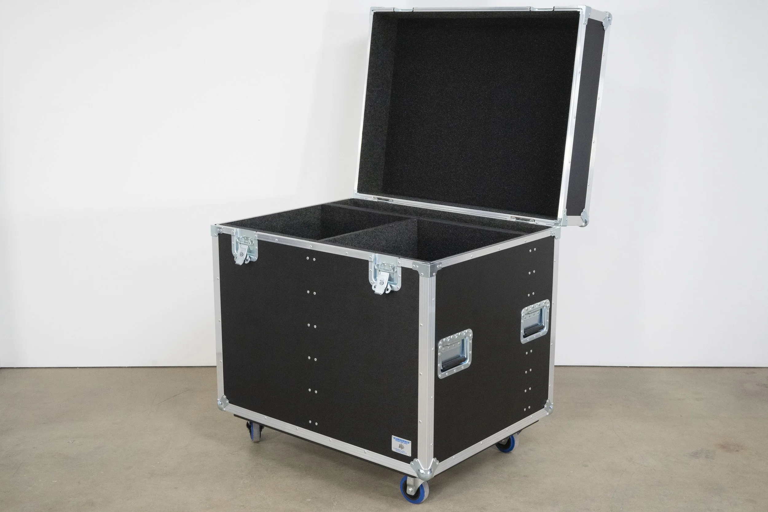 l-acoustics-a15-wide-trunk-4.jpg