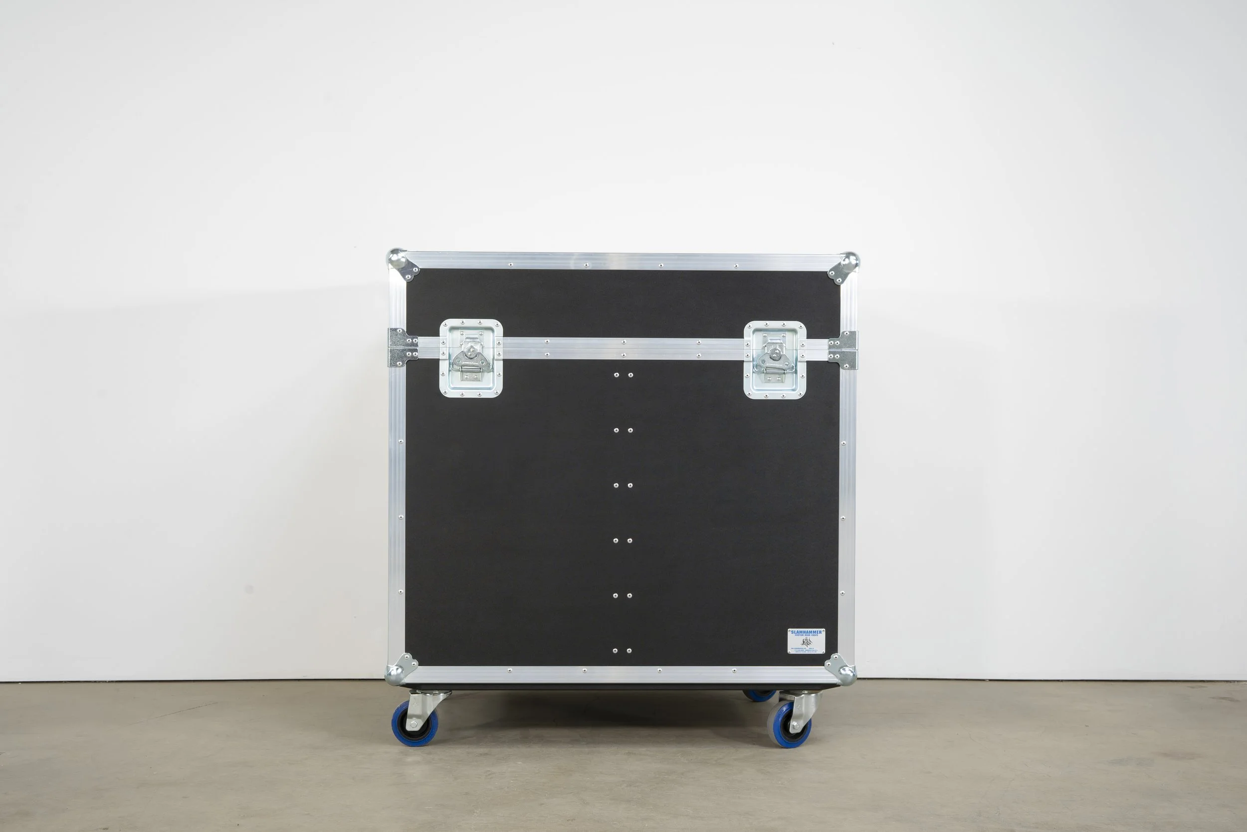 l-acoustics-a15-wide-trunk-12.jpg