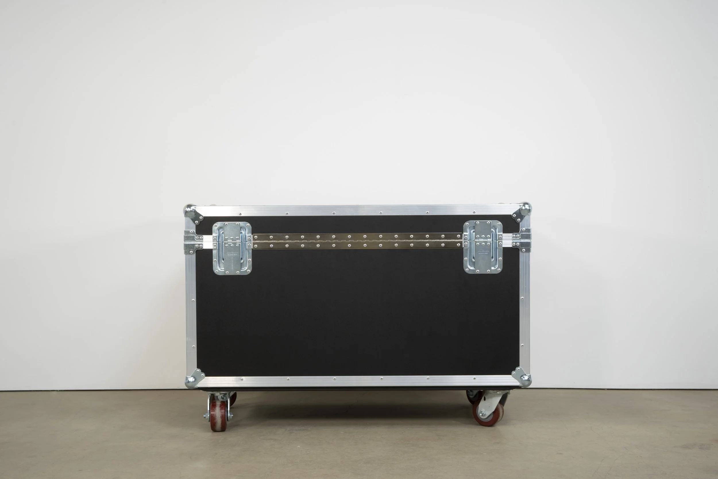 l-acoustics-x8-trunk-11.jpg