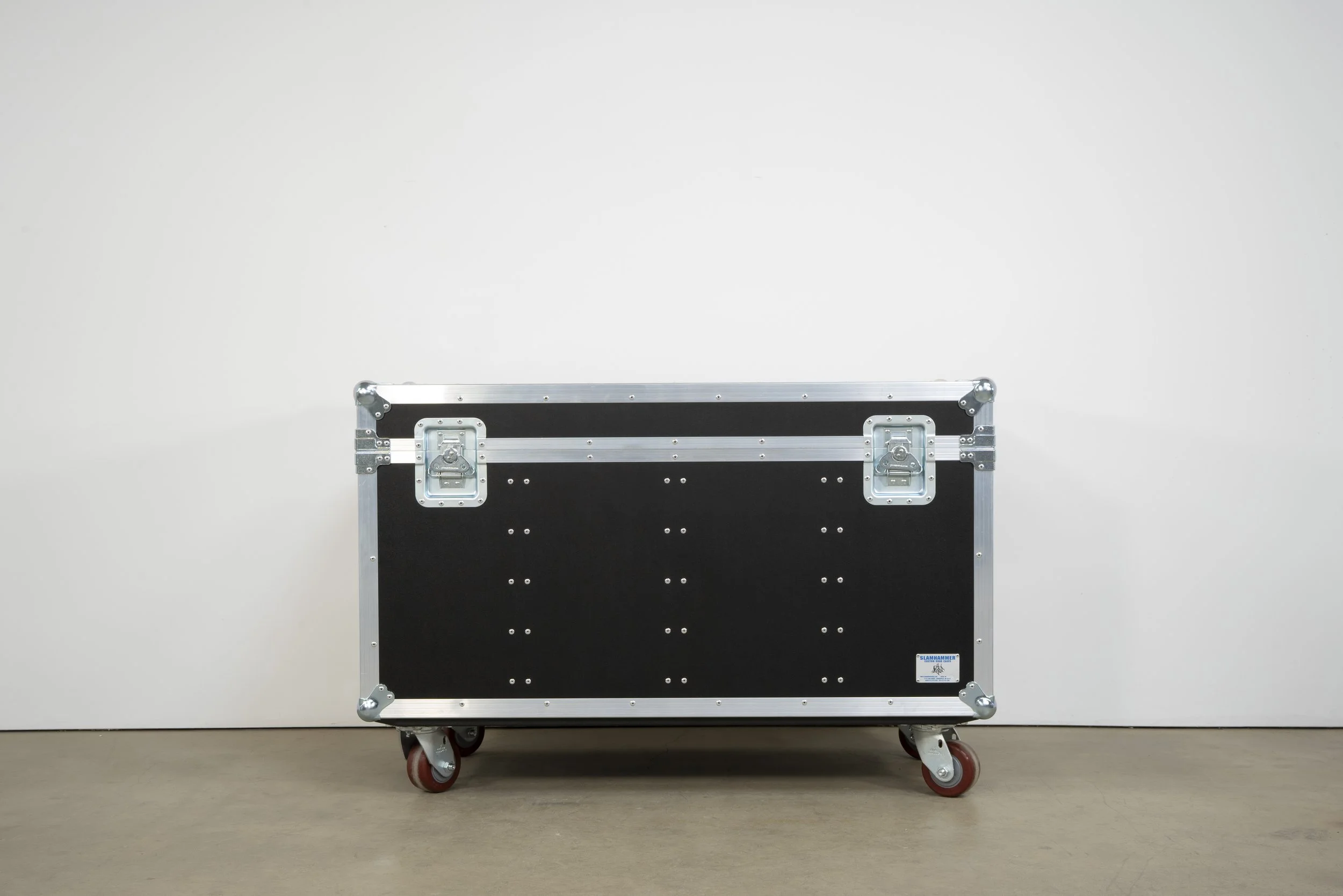 l-acoustics-x8-trunk-14.jpg