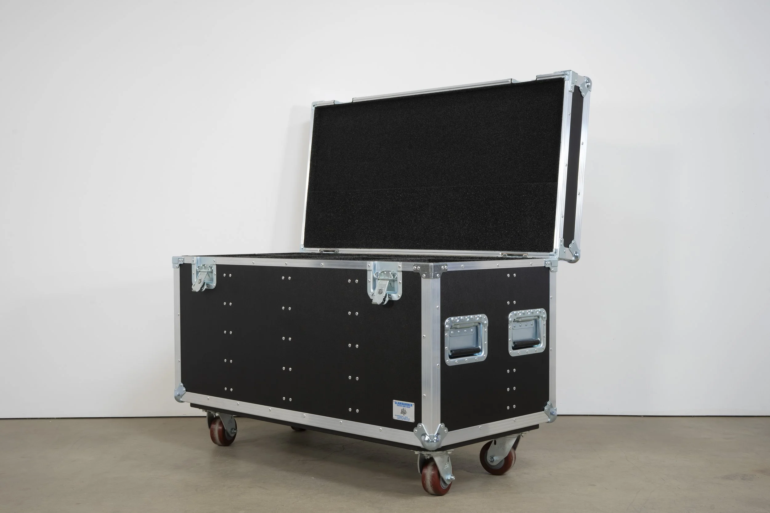 l-acoustics-x8-trunk-12.jpg