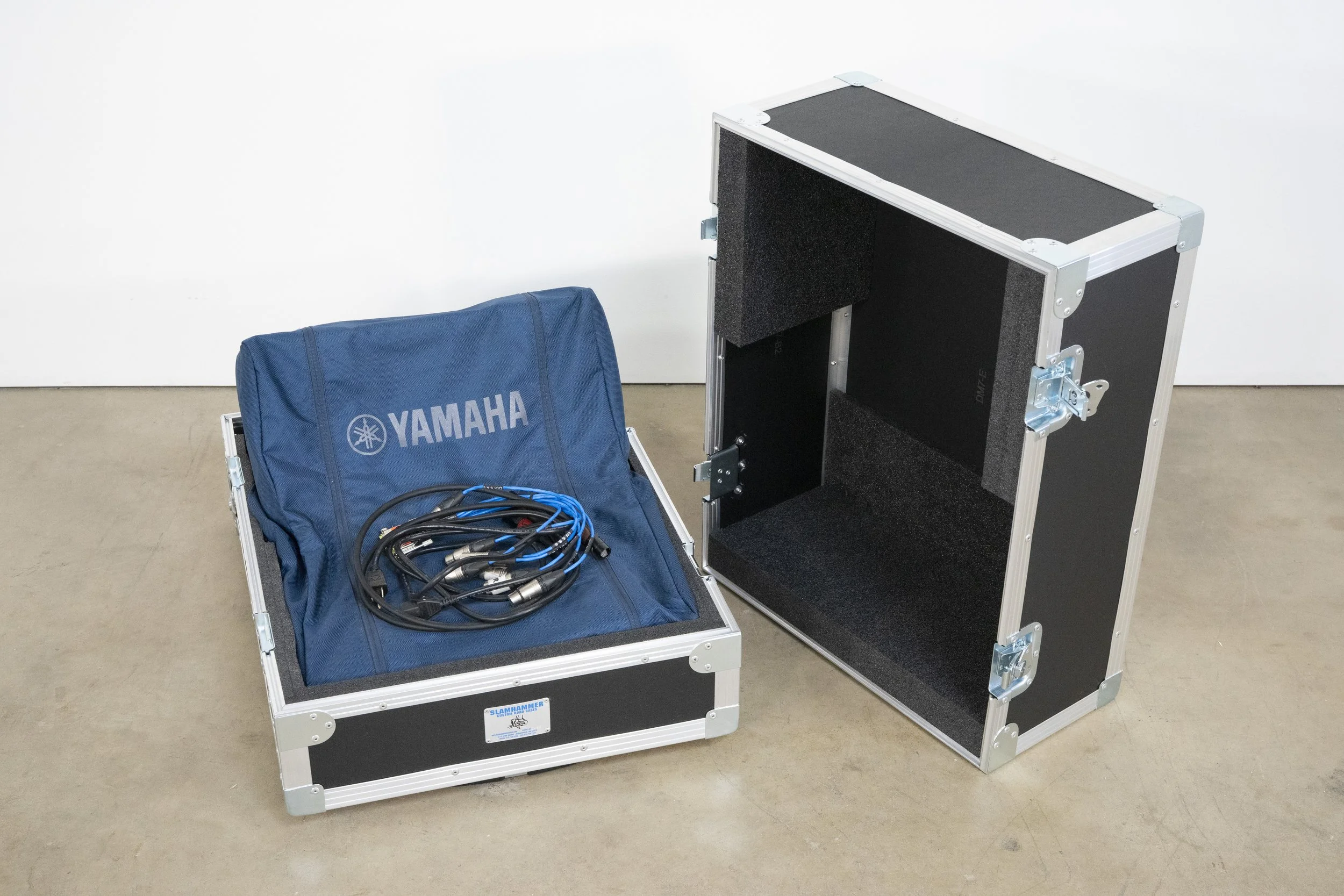 yamaha-dm7c-flight-caseover-1.jpg