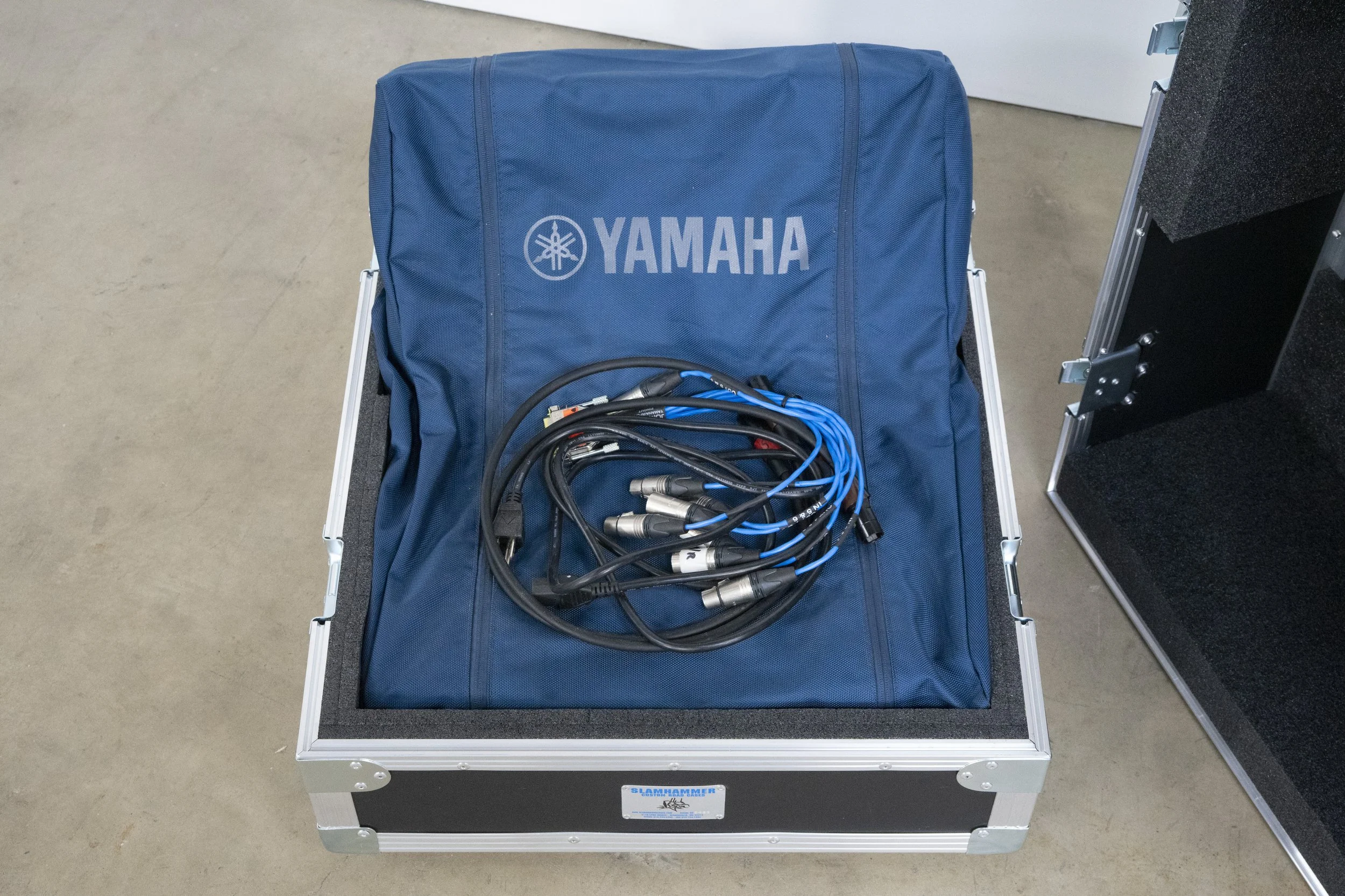 yamaha-dm7c-flight-caseover-3.jpg