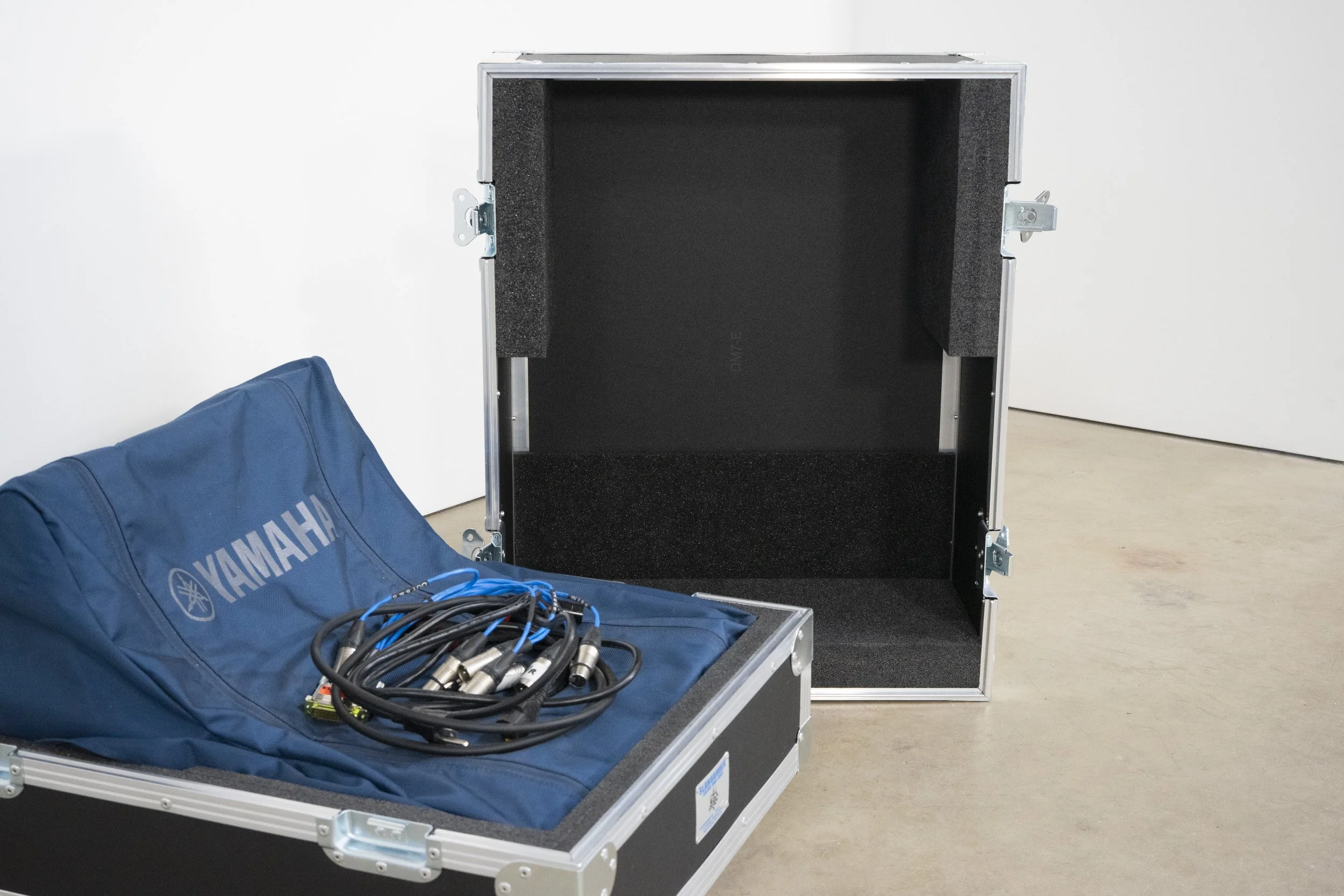 yamaha-dm7c-flight-caseover-5.jpg