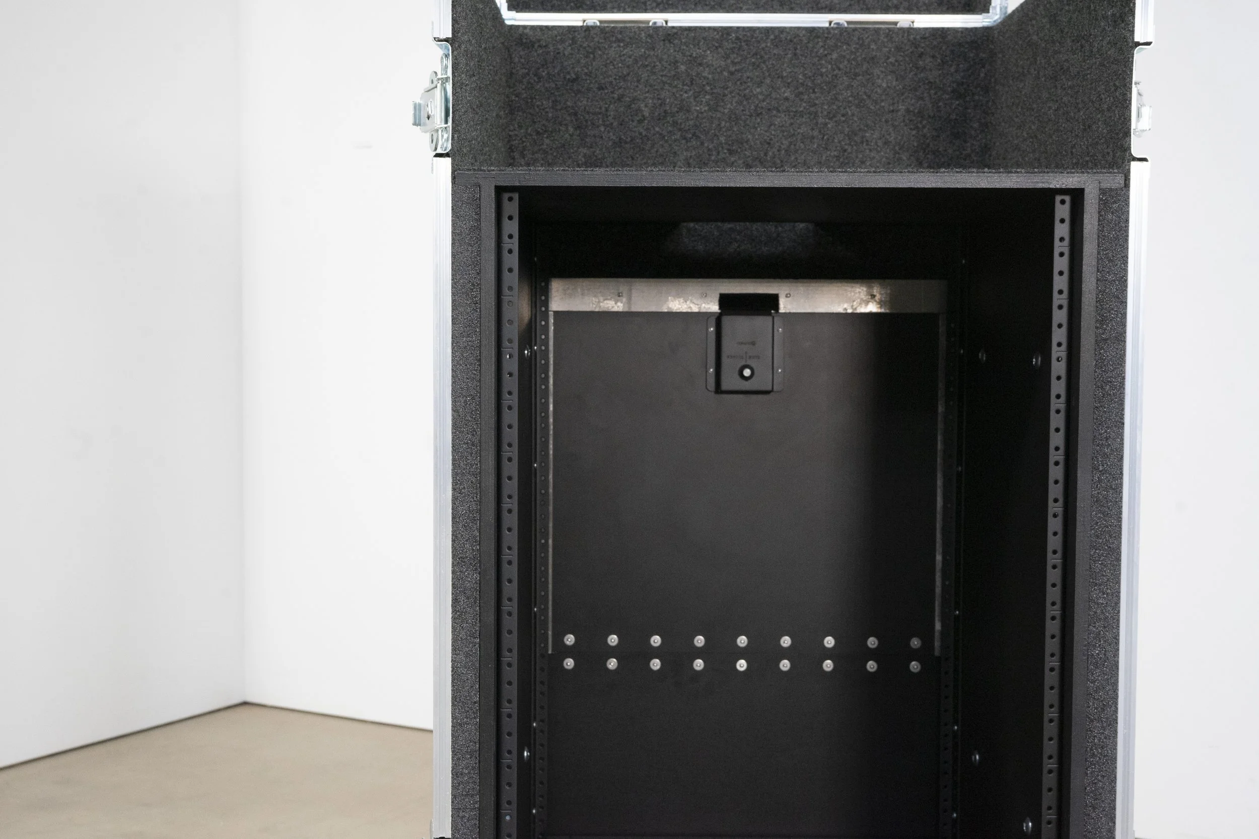 16u-production-rack-split-caseover-20.jpg
