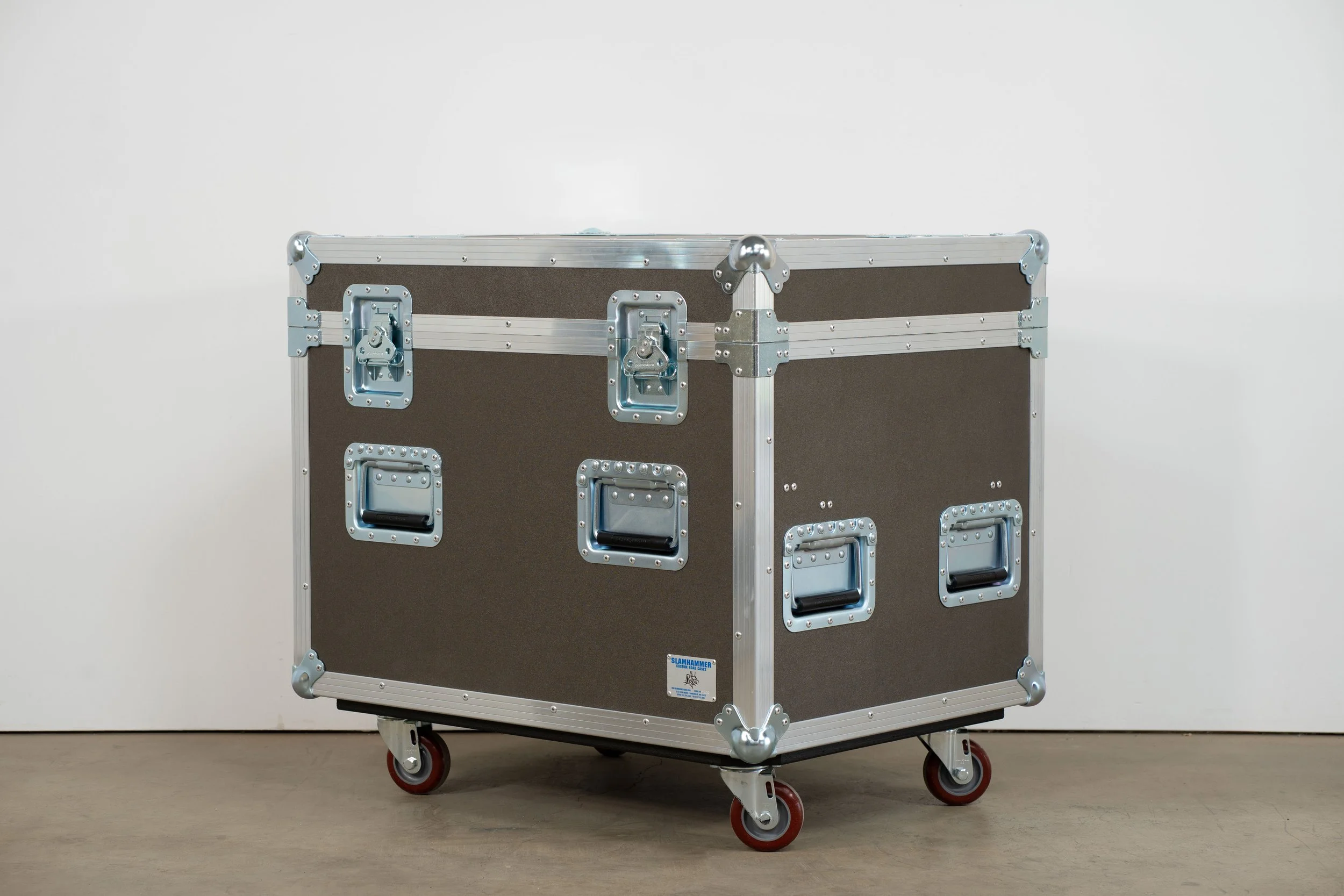 two-way-motor-trunk-cm-lodestat-1-ton-trunk-1(1).jpg