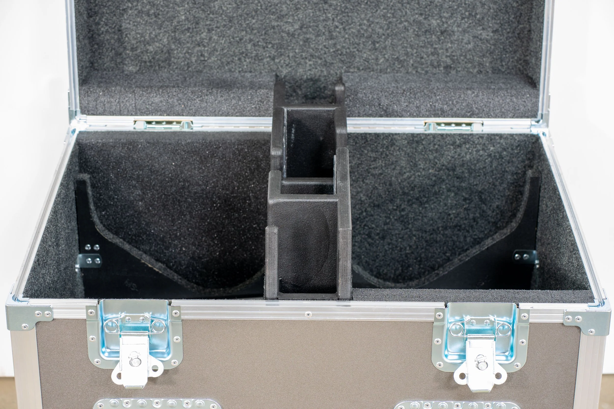 two-way-motor-trunk-cm-lodestat-1-ton-trunk-2(1).jpg