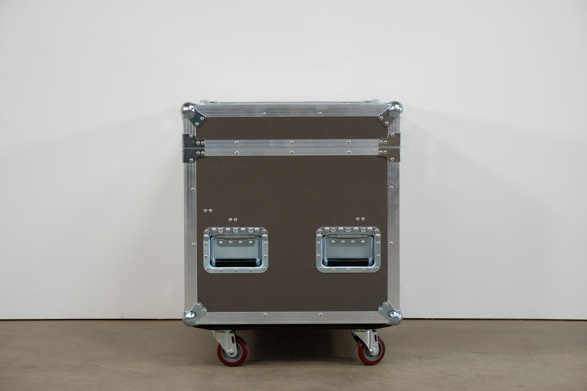 two-way-motor-trunk-cm-lodestat-1-ton-trunk-3(1).jpg