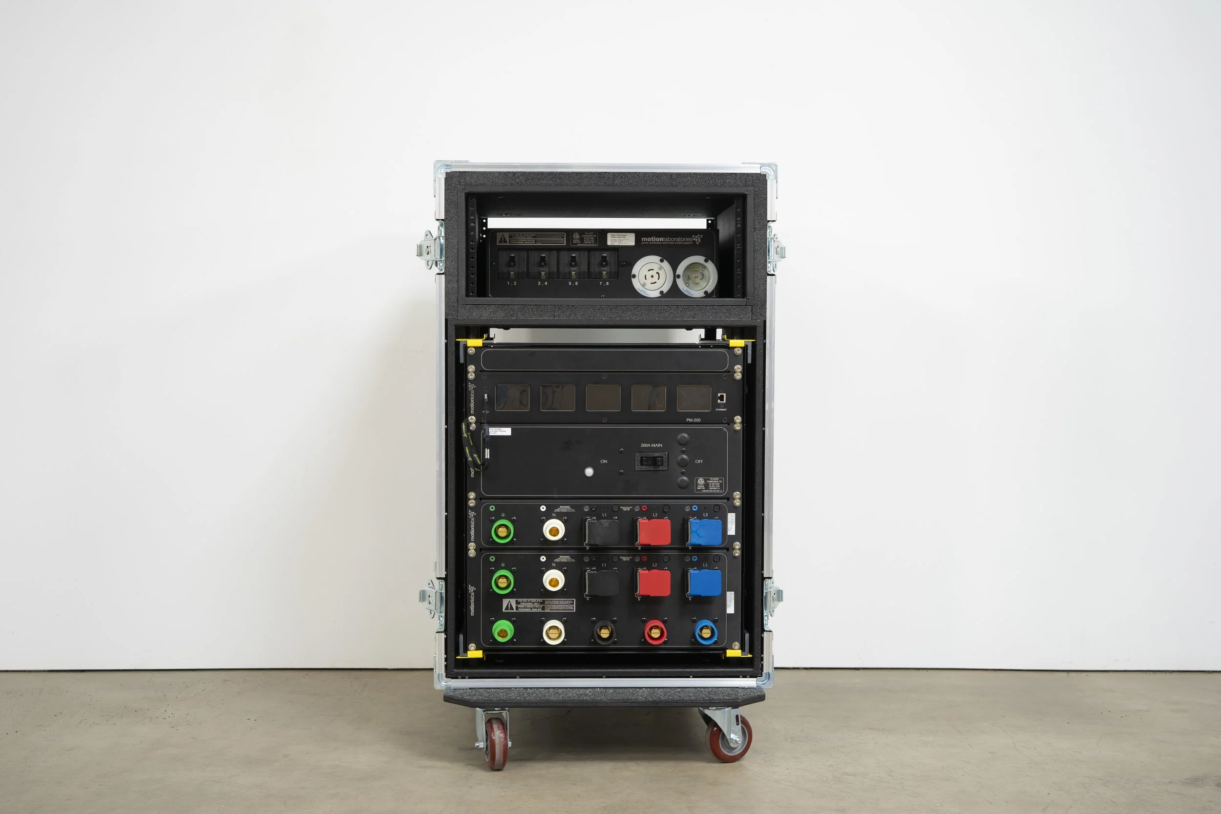 motor-control-distro-rack-dual-removable-lid-2(1).jpg