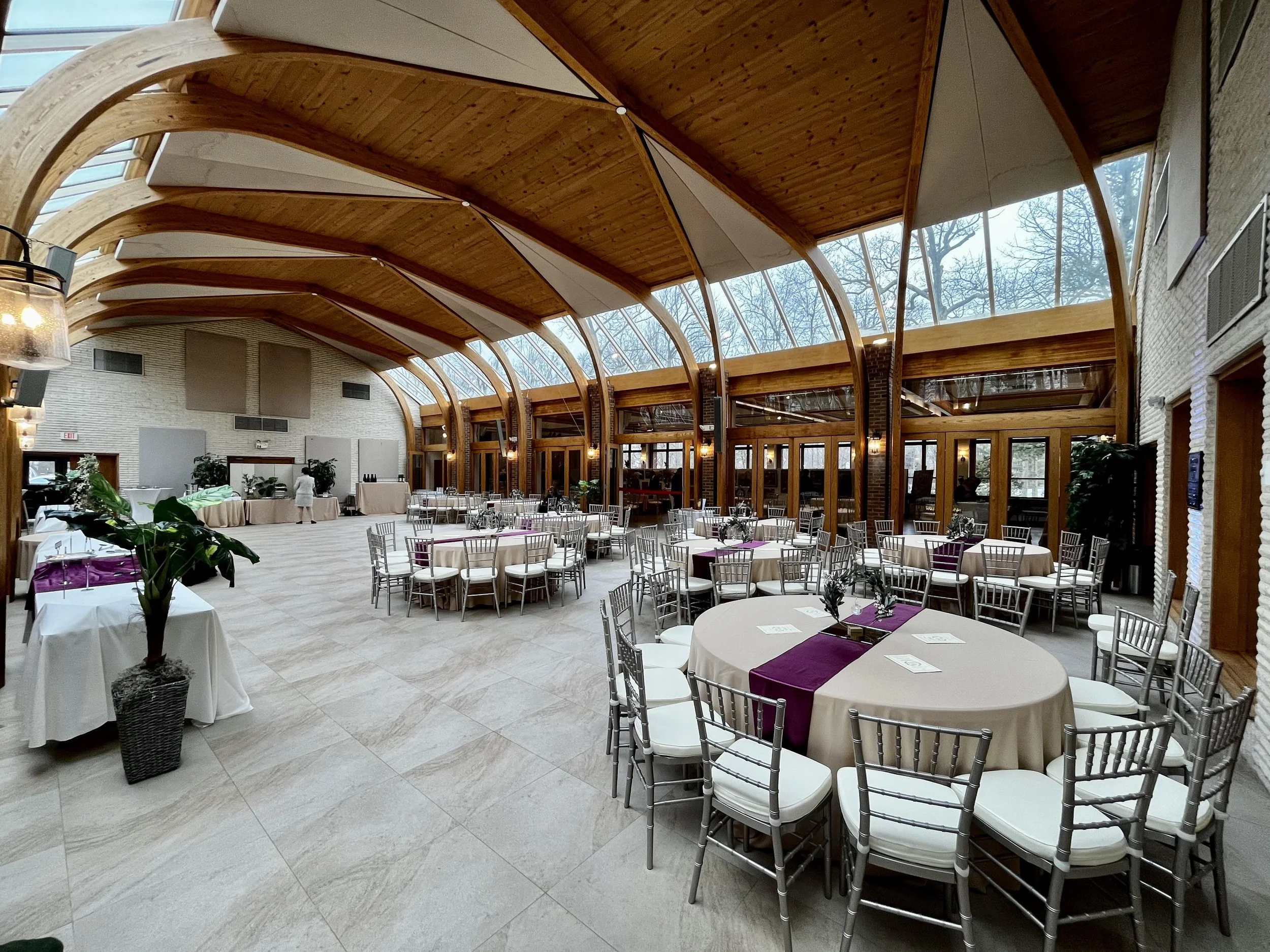 Atrium wedding hall | Beachweddingtips.com