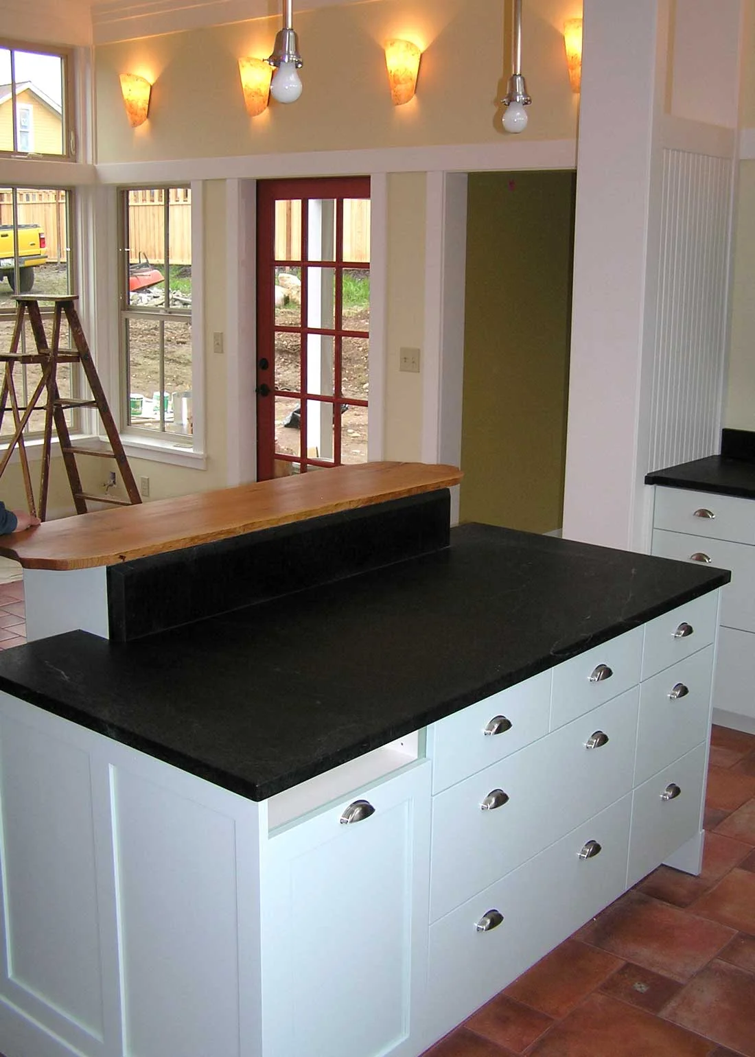 y-whitecabinetkitchen3.jpg