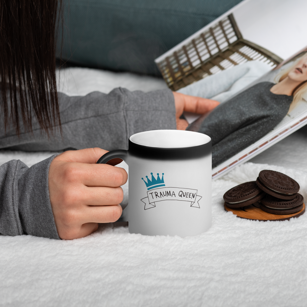 TQ-logo_mockup_Blanket_Lifestyle_Black.png