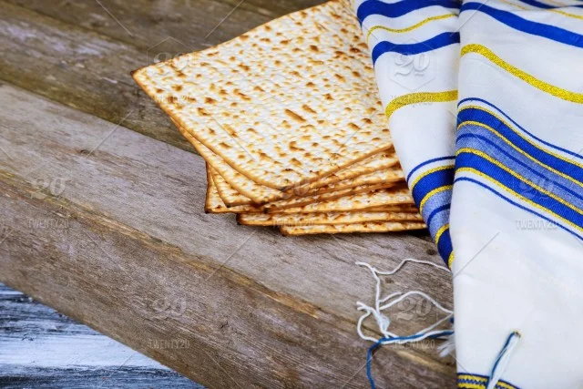 27 PassoverMatzaTalik.jpg
