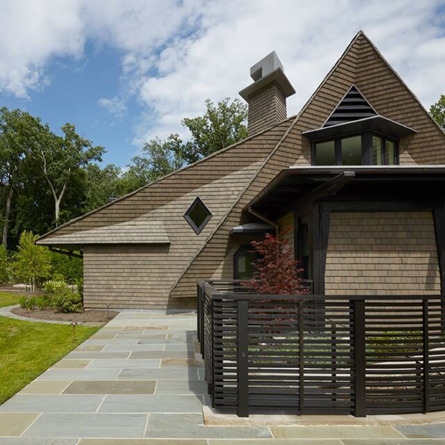 Happy Friday! Amazing guest house #dreamhome #pyramidbuilt