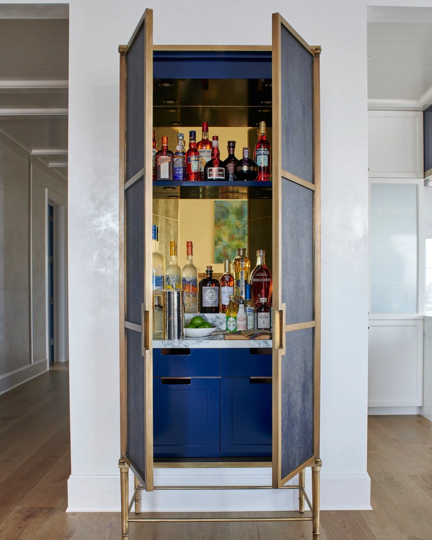 Skip your siesta, it's time to fiesta. 

Interior: @patricksuttondesign 
Architect: @abs_architects_ 
Builder: @pyramid_builders
Photographer: @richardpowersphoto 
.
.
.
#cincodemayo #tacos #tequila #margarita #mexico #mexicanfood #may #cincodemayopa