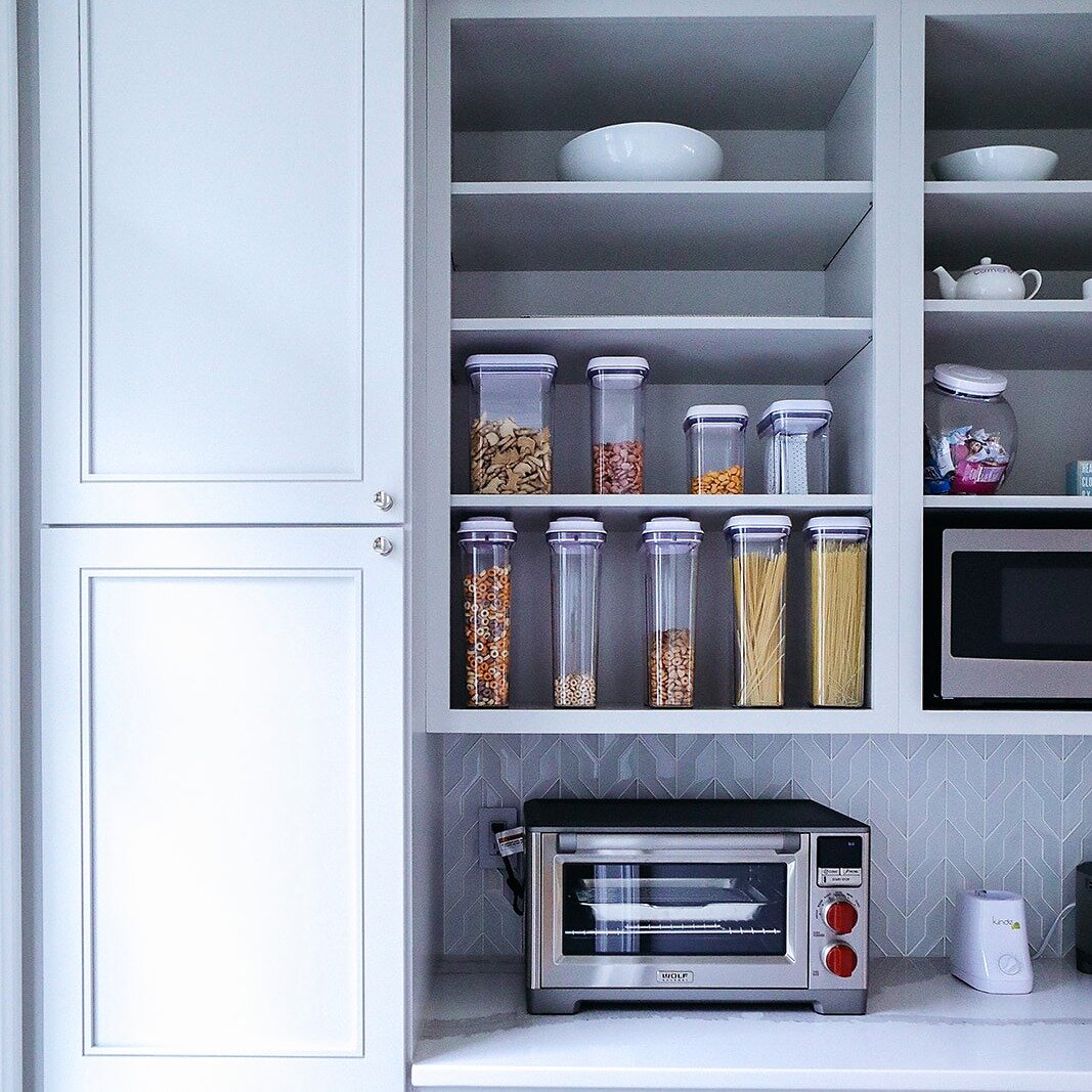 Have you watched @thehomeedit? It's spring cleaning szn.
.
.
.
#springcleaning #spring #clean #springtime #organization #organized #declutter