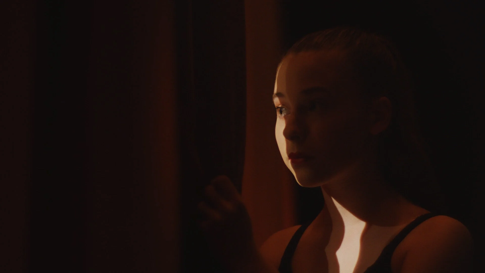 LH Commercial Final 190320.00_00_42_14.Still010.jpg