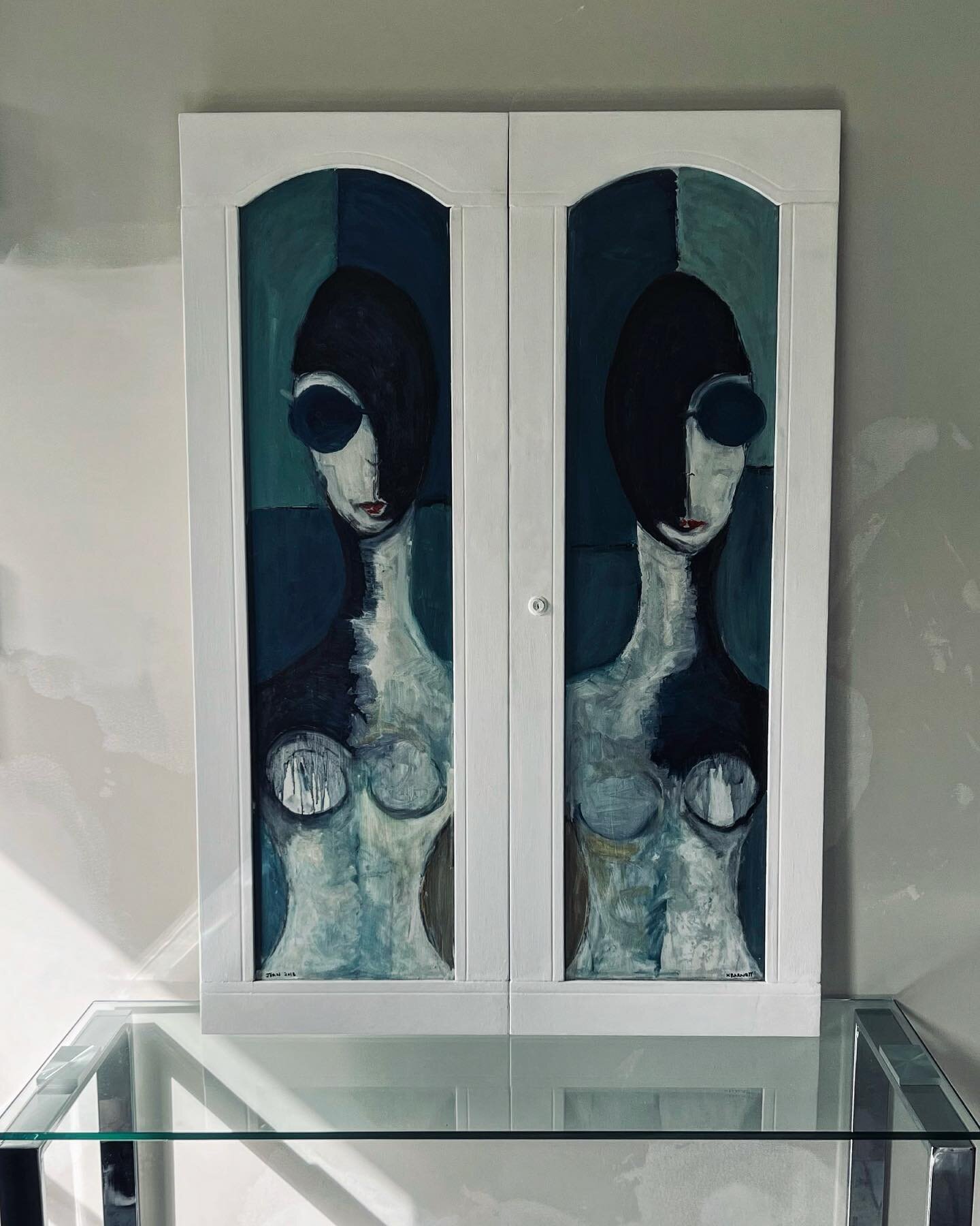 SOLD and thrilled to see Jean  in her new home - ready for hanging 🤍 
.
.
.
.
.
.
.
#oil #contemporaryart #modernart #vintage #selvage #expression #expressionism #abstract expressionism #kbarnettartist #cabinet doors #nzart #nzartist #diptychs