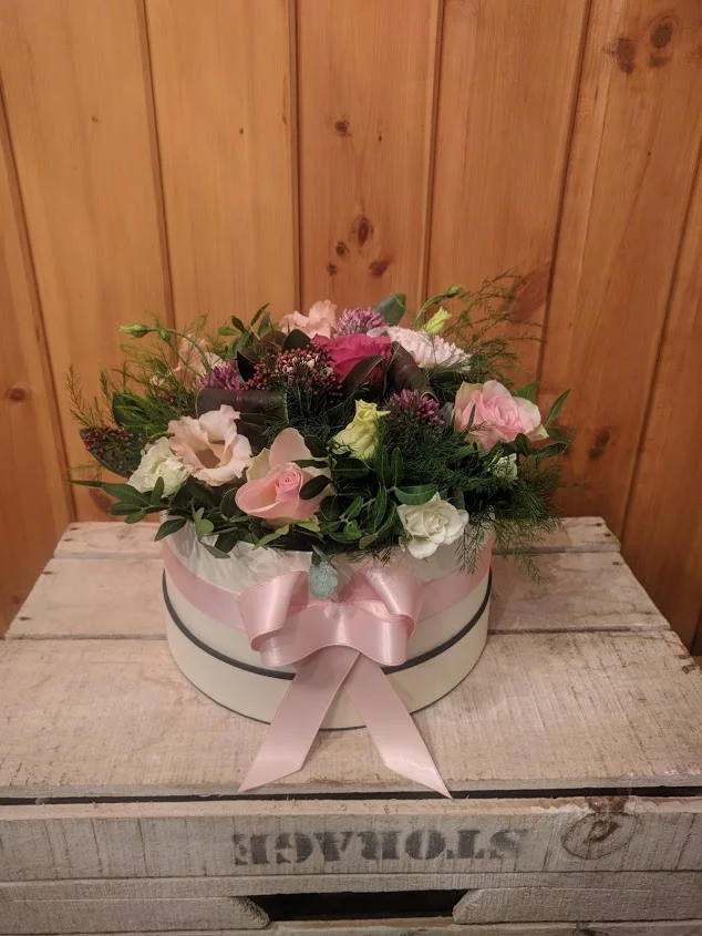 The Julie hat box