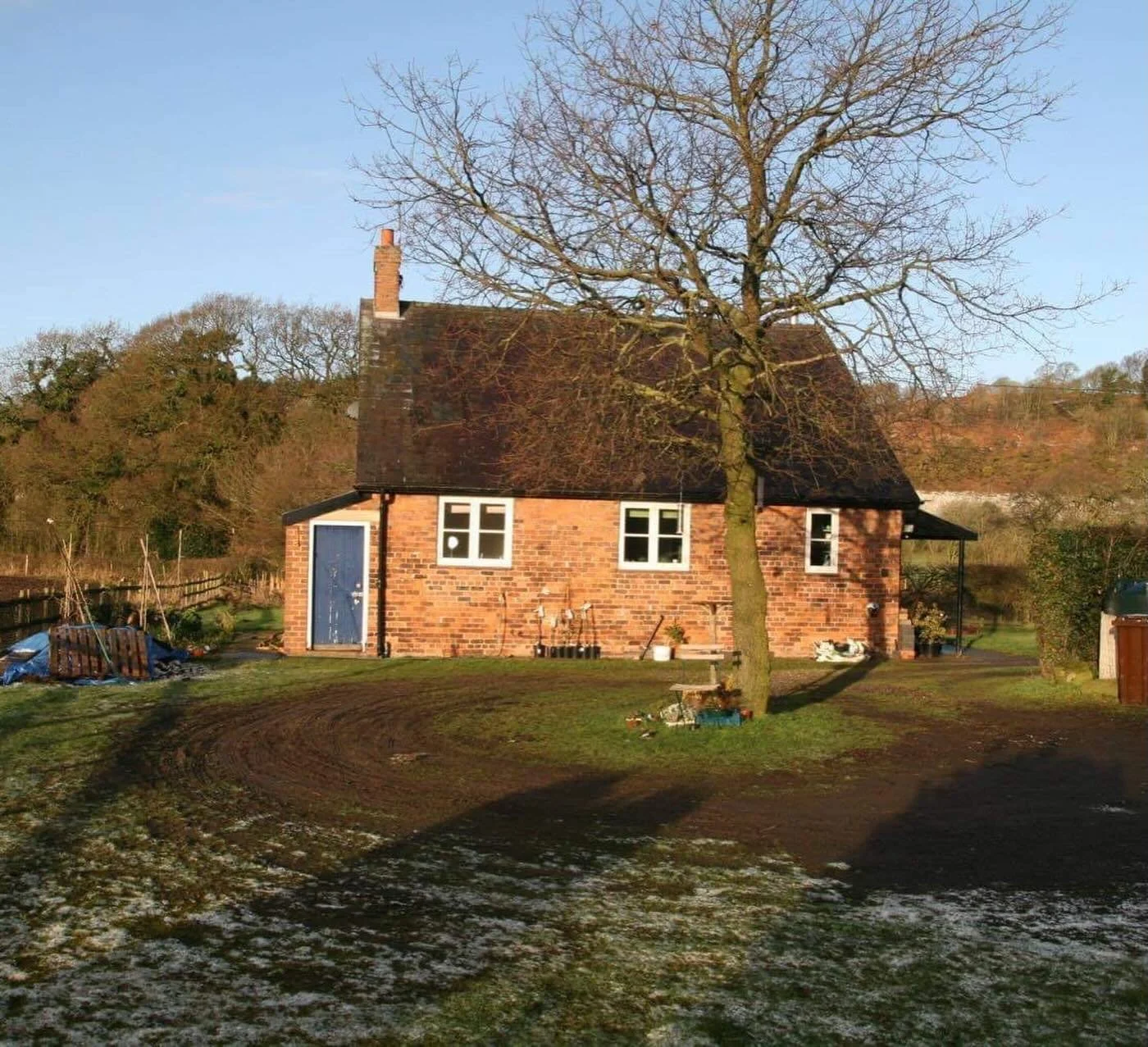 I&rsquo;m in the mood for a bit of nostalgia. Not something I often indulge in, but it&rsquo;s the end of the year and nearing the end of our time here. A little glimpse back to 2011 when we first got in the house and started eyeing up that field. Th