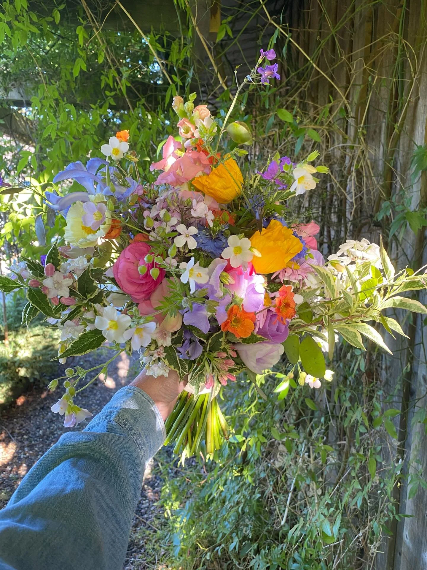 Happy New Year! 
Instead of photos of a grey, damp muddy field, I&rsquo;m continuing the retrospective&hellip;.with a selection of wedding bouquets. This has made me realise how infrequently I take photos of them 🤦&zwj;♀️
To be honest, photos are th