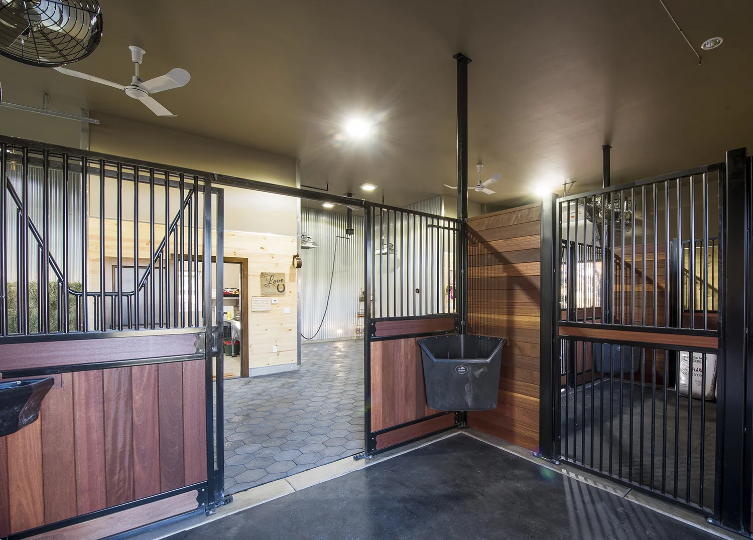Franny barn stall_1500.jpg