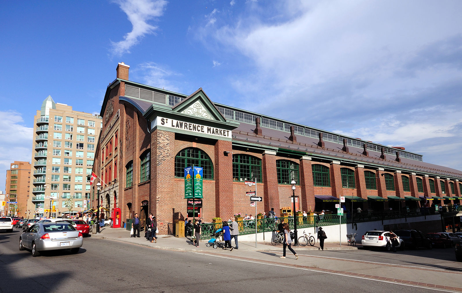 St. Lawrence Market in Toronto. (Photo courtesy Wladyslaw/Wikimedia Commons)