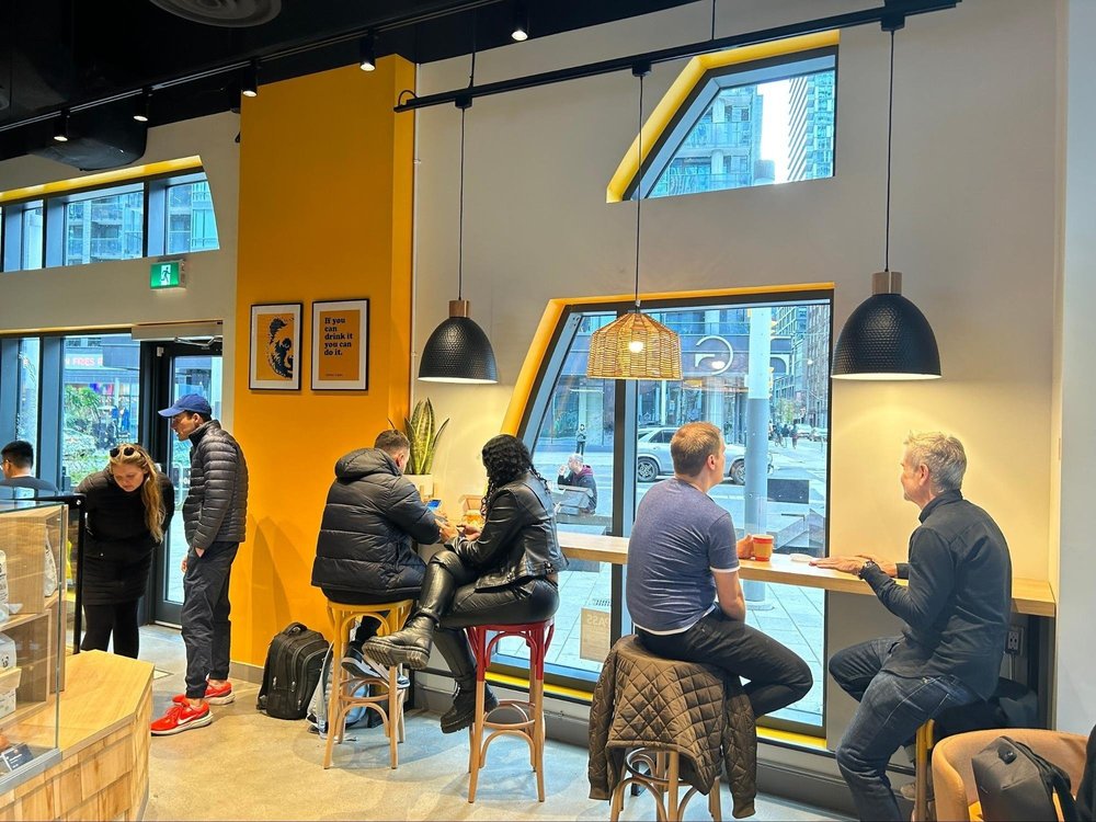  Interior shot of the ordering and seating area of Columbus Cafe. Taken on Nov. 5, 2023. (Kristian Tofilovski/CanCulture) 