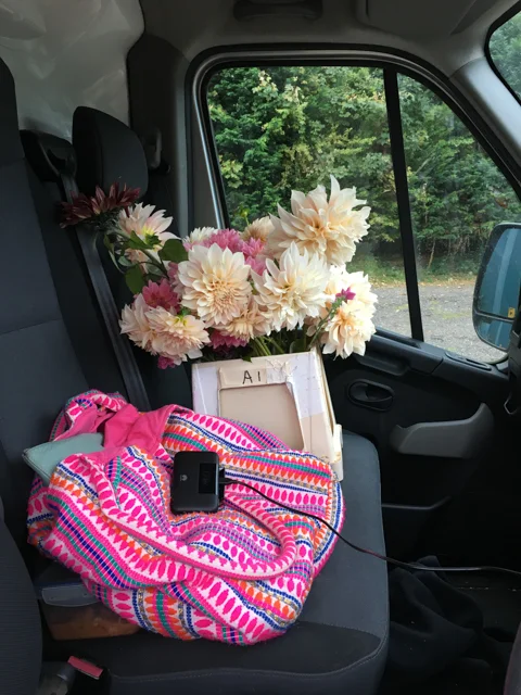 Florist’s van with front seat Dahlias