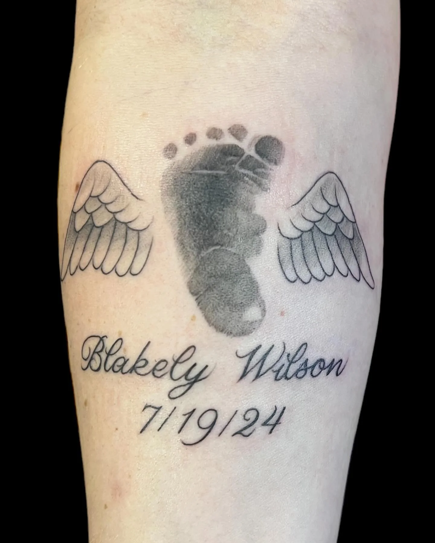 Matching memorial tattoos done by @slumbergoon 

#maverickmercantile #industryinks