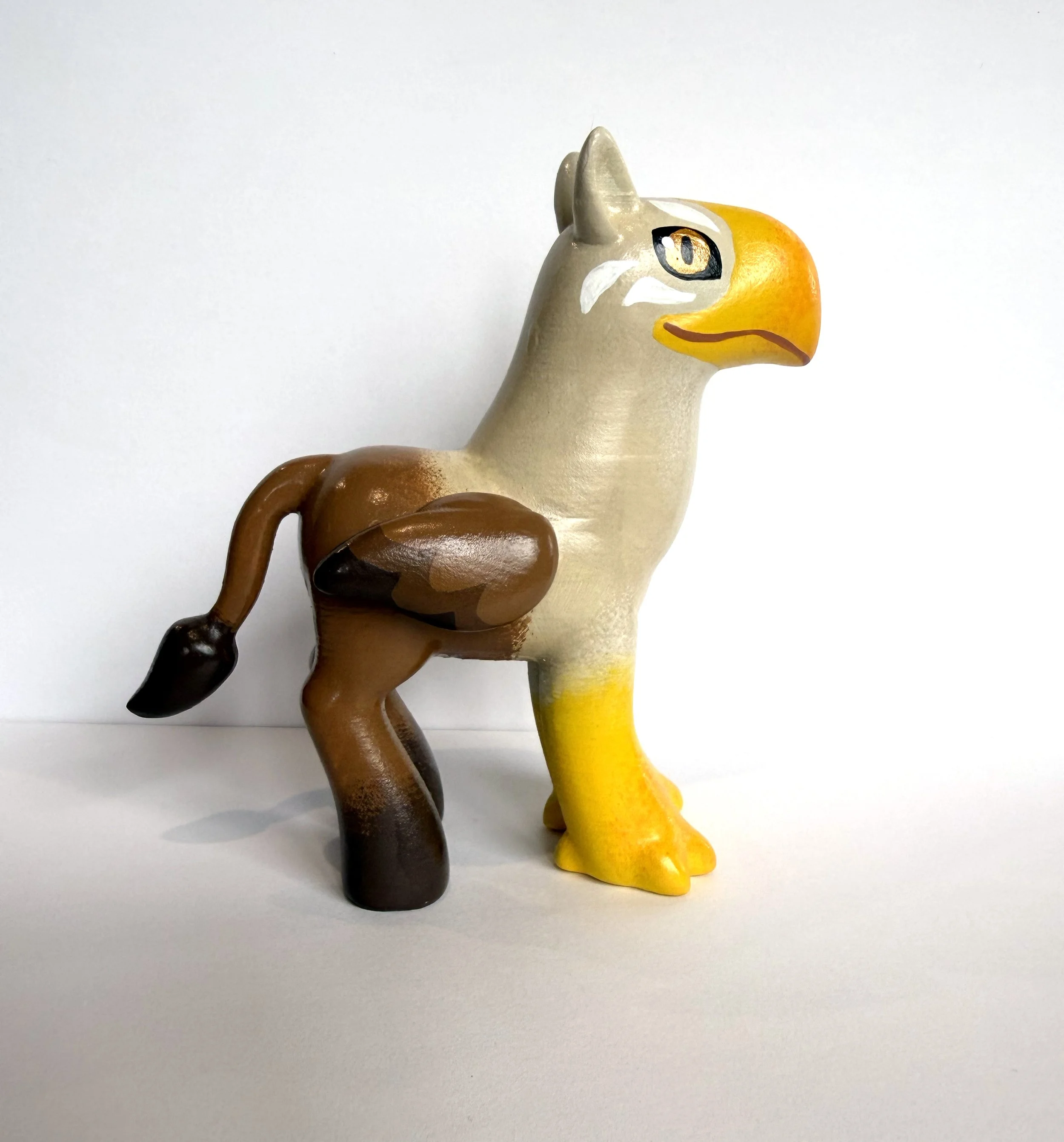 Gryphon_sideother.jpg