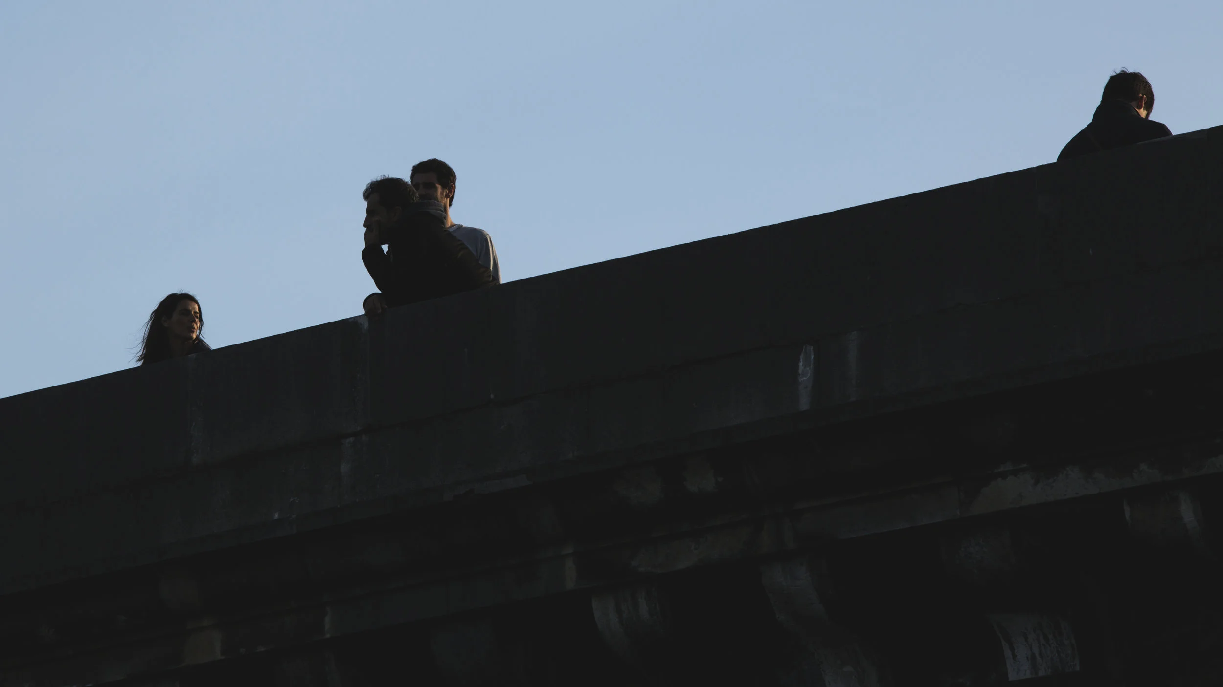 Paris_bridge_sillos.jpg