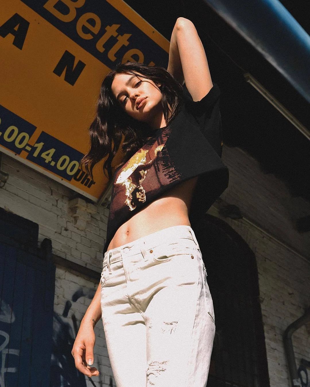 mxdvs:

Anouschka Marlene


We’re going to make shirts like this. 