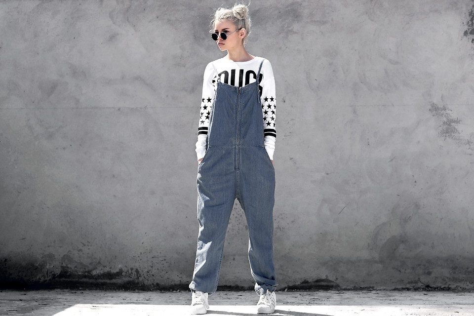 lookbookdotnu:

Denim jumpsuit outfit idea (by Kristina Dolinskaya)