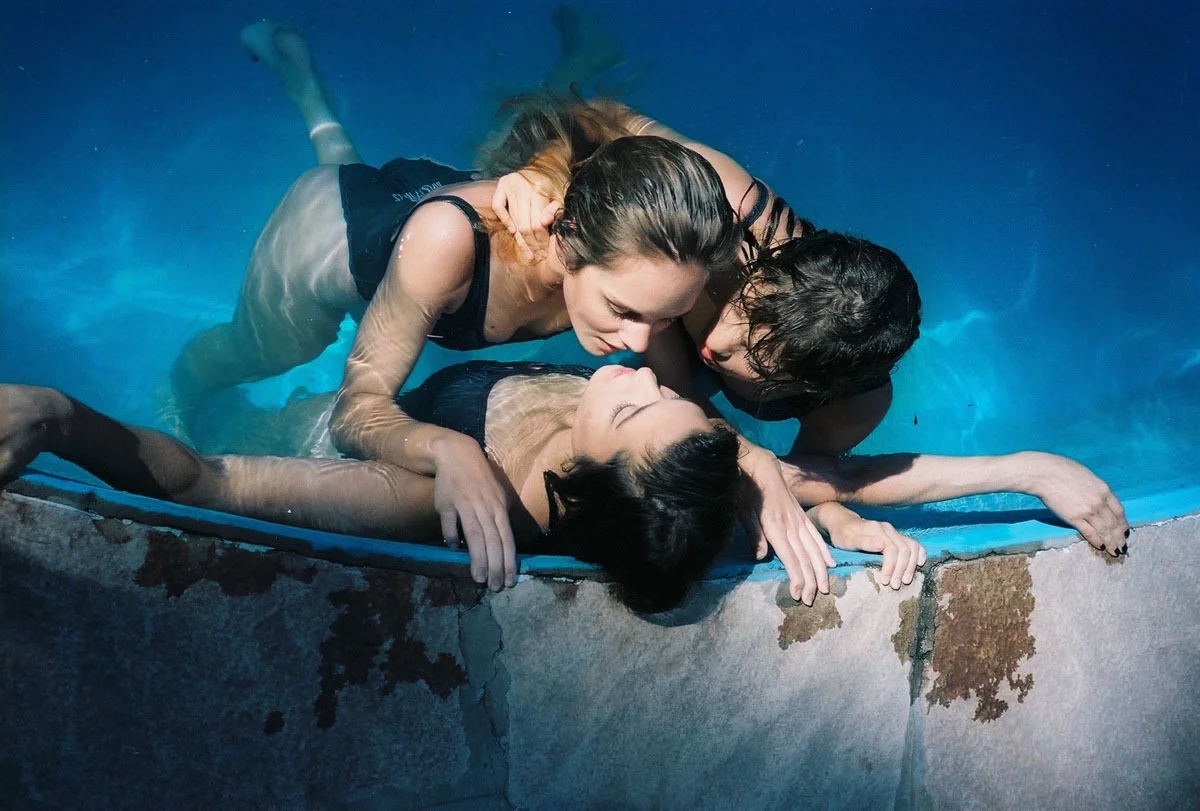 mxdvs:

Love Grit by Alcibiade Cohen for C-Heads
Models Bar Maldonado, 
Paula Corinaldesi &amp;
Mica Lell

I had a dream like this last night.