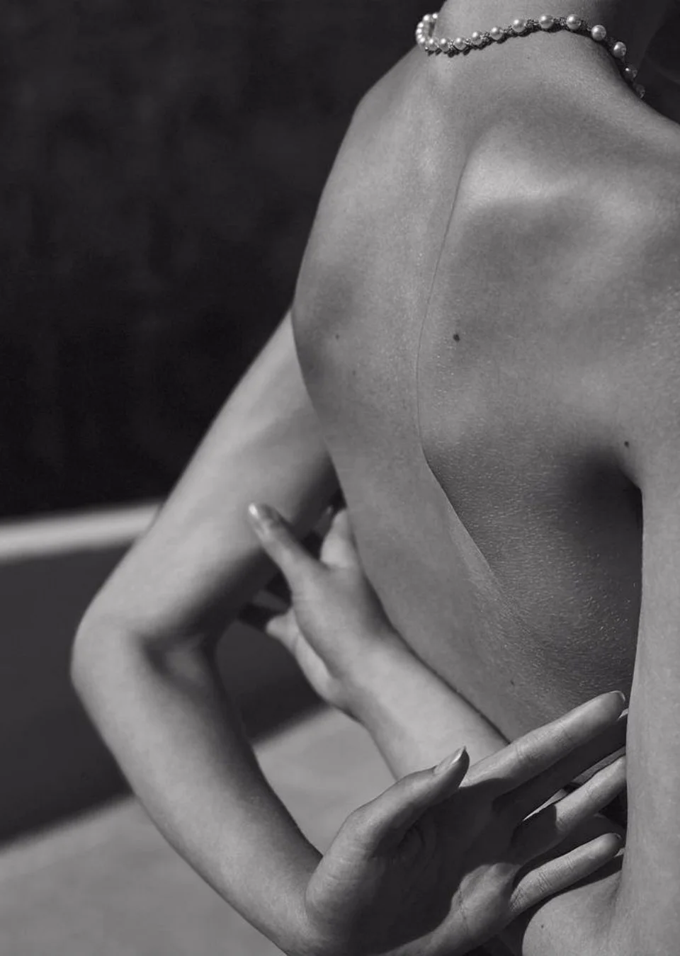 jinxproof:

Vanessa Axente 
WSJ Magazine (December 2015)
ph. 

Annemarieke Van Drimmelen